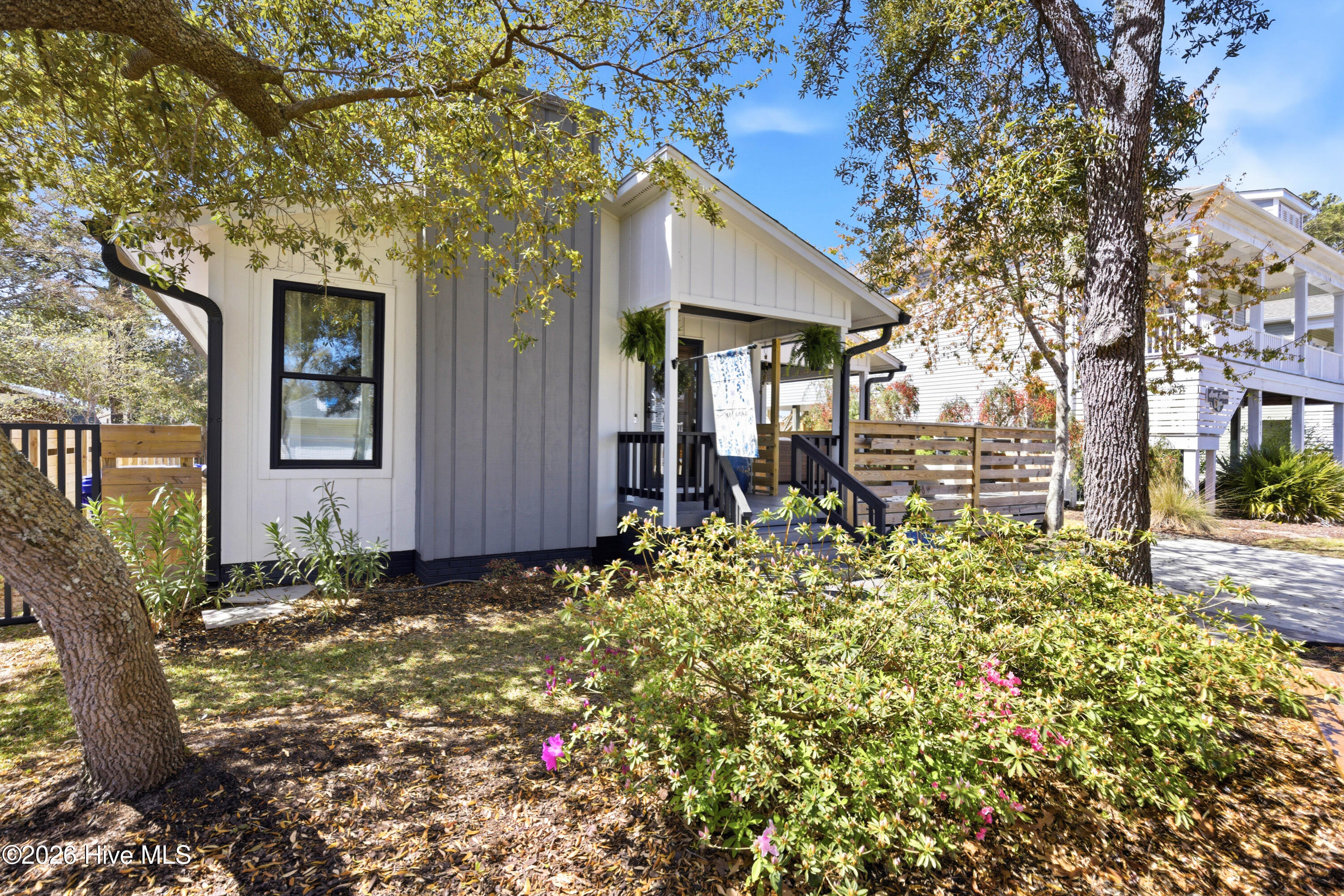 100564276 | Photo 41