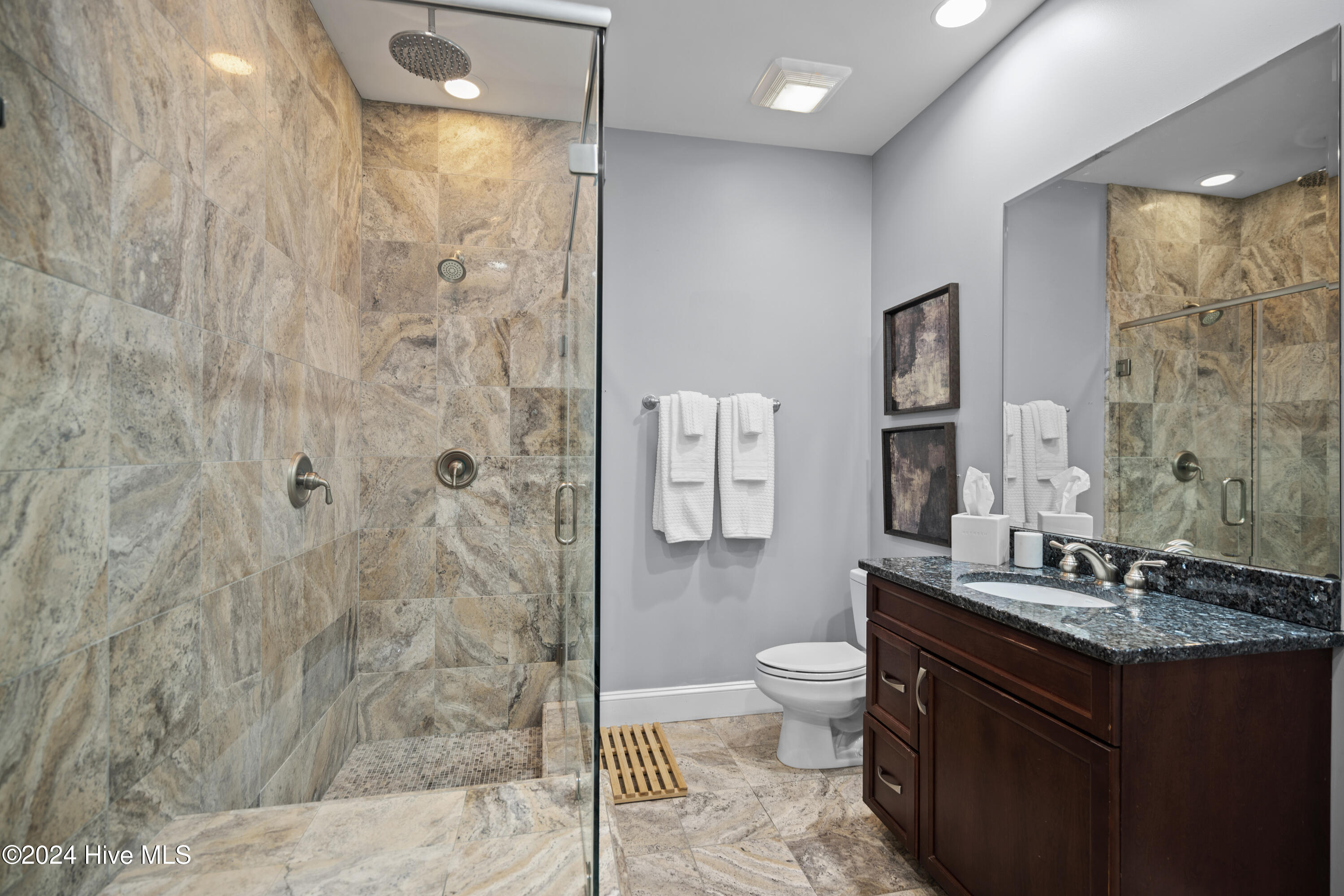 100550699 | Photo 40