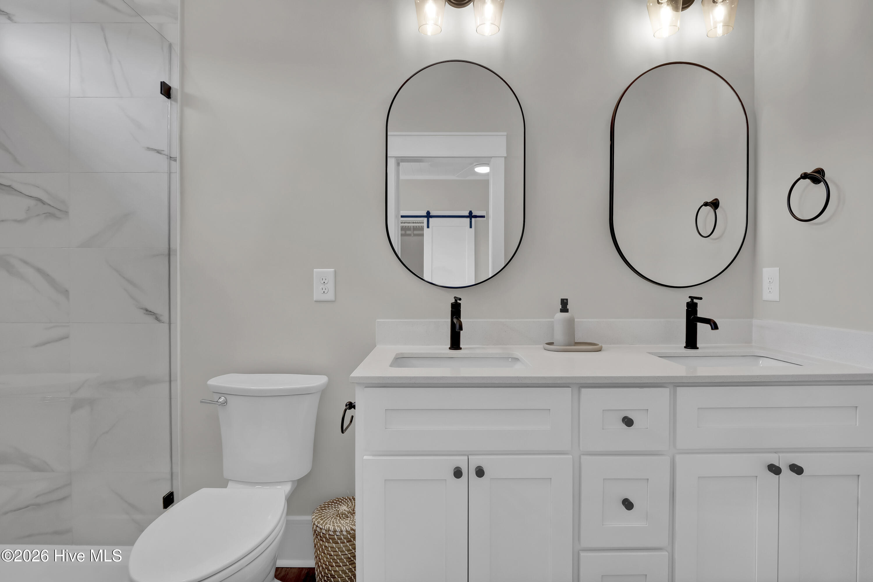 100567892 | Photo 31