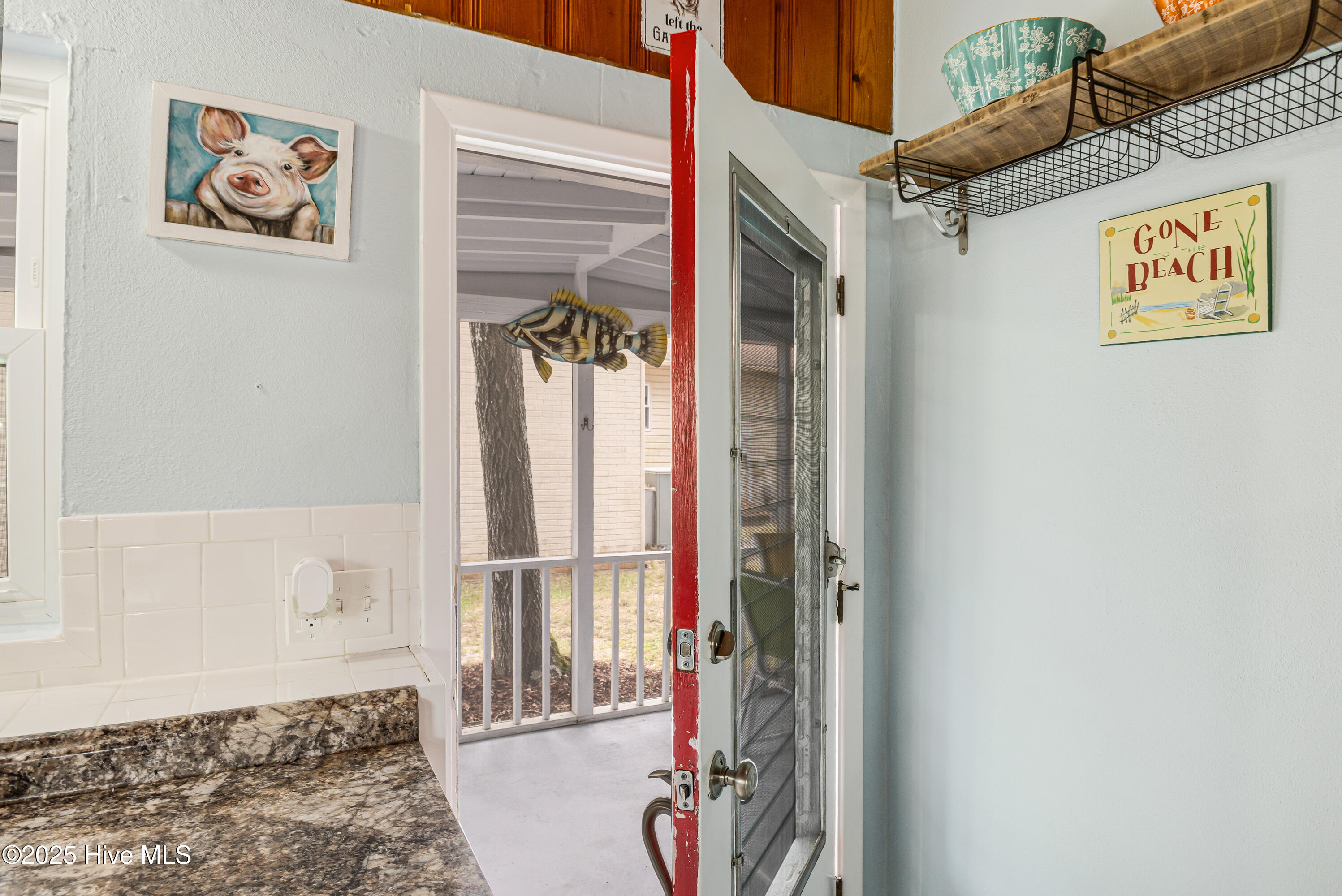 100531813 | Photo 22