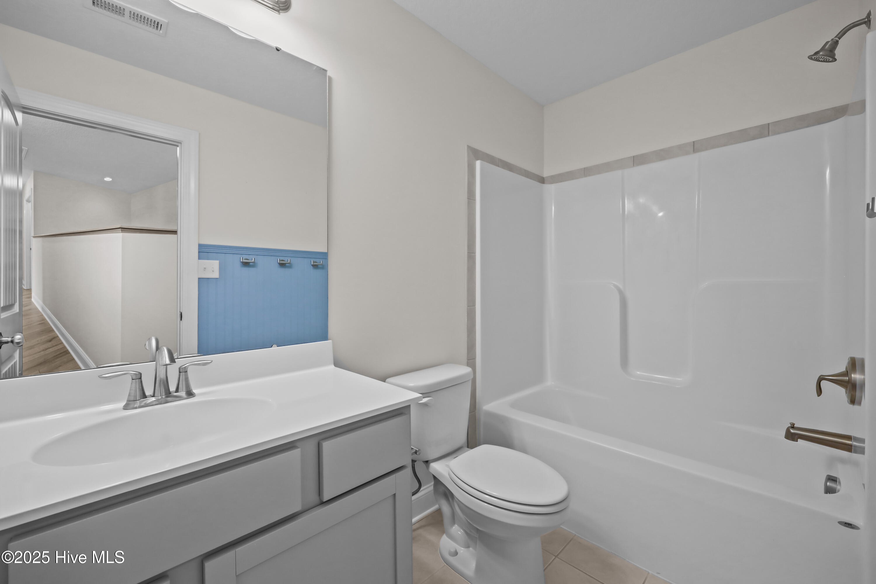 100516822 | Photo 28