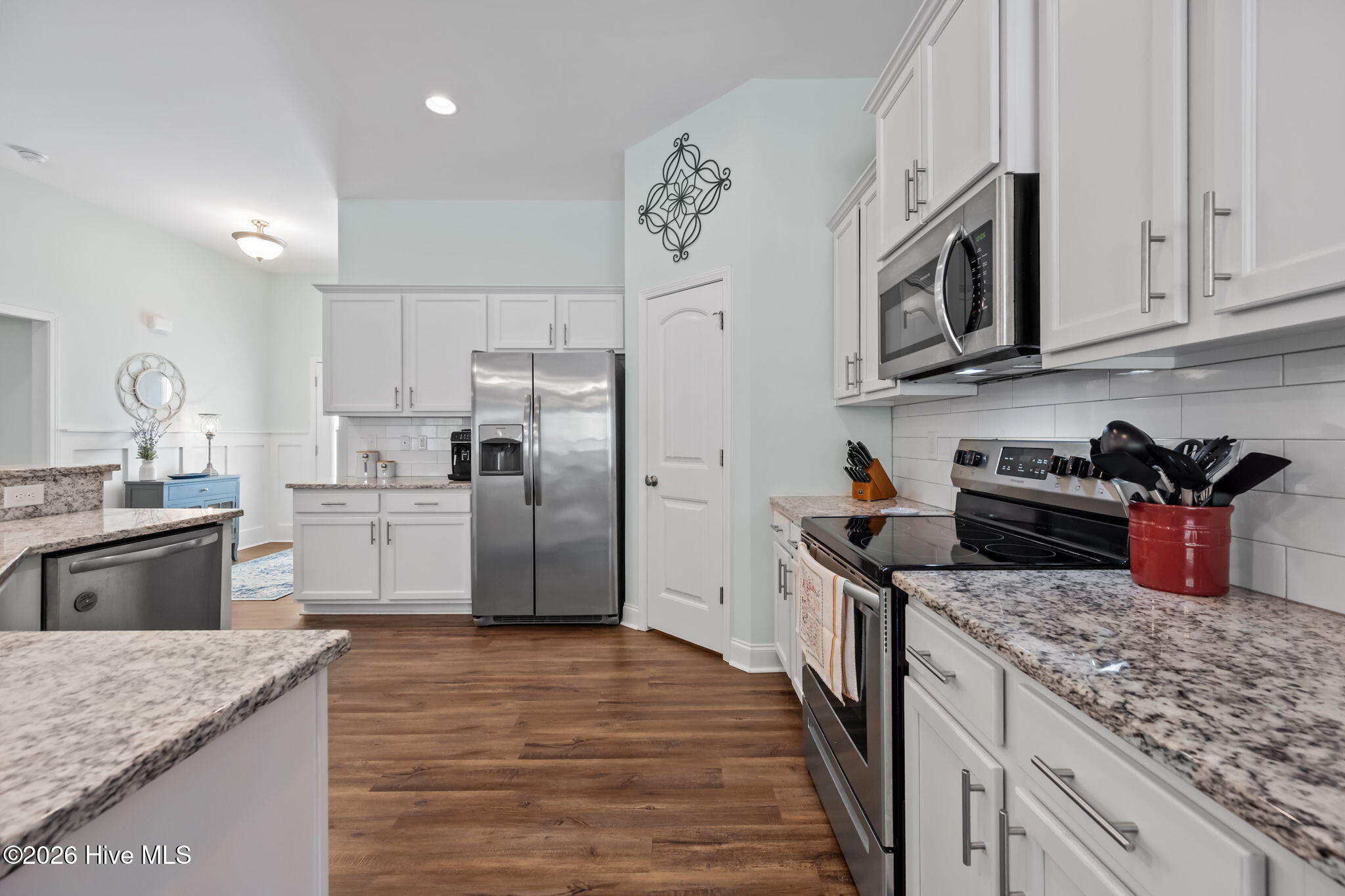 100564027 | Photo 14