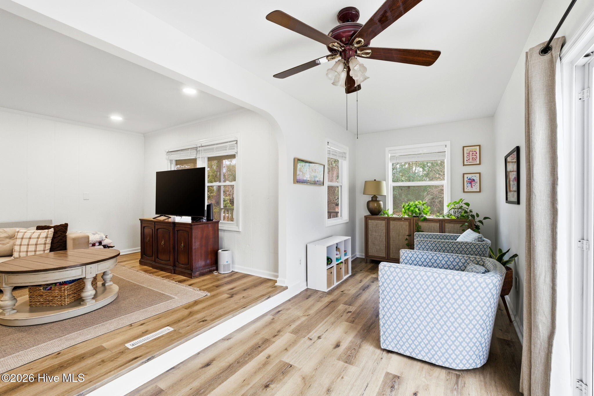 100557062 | Photo 10