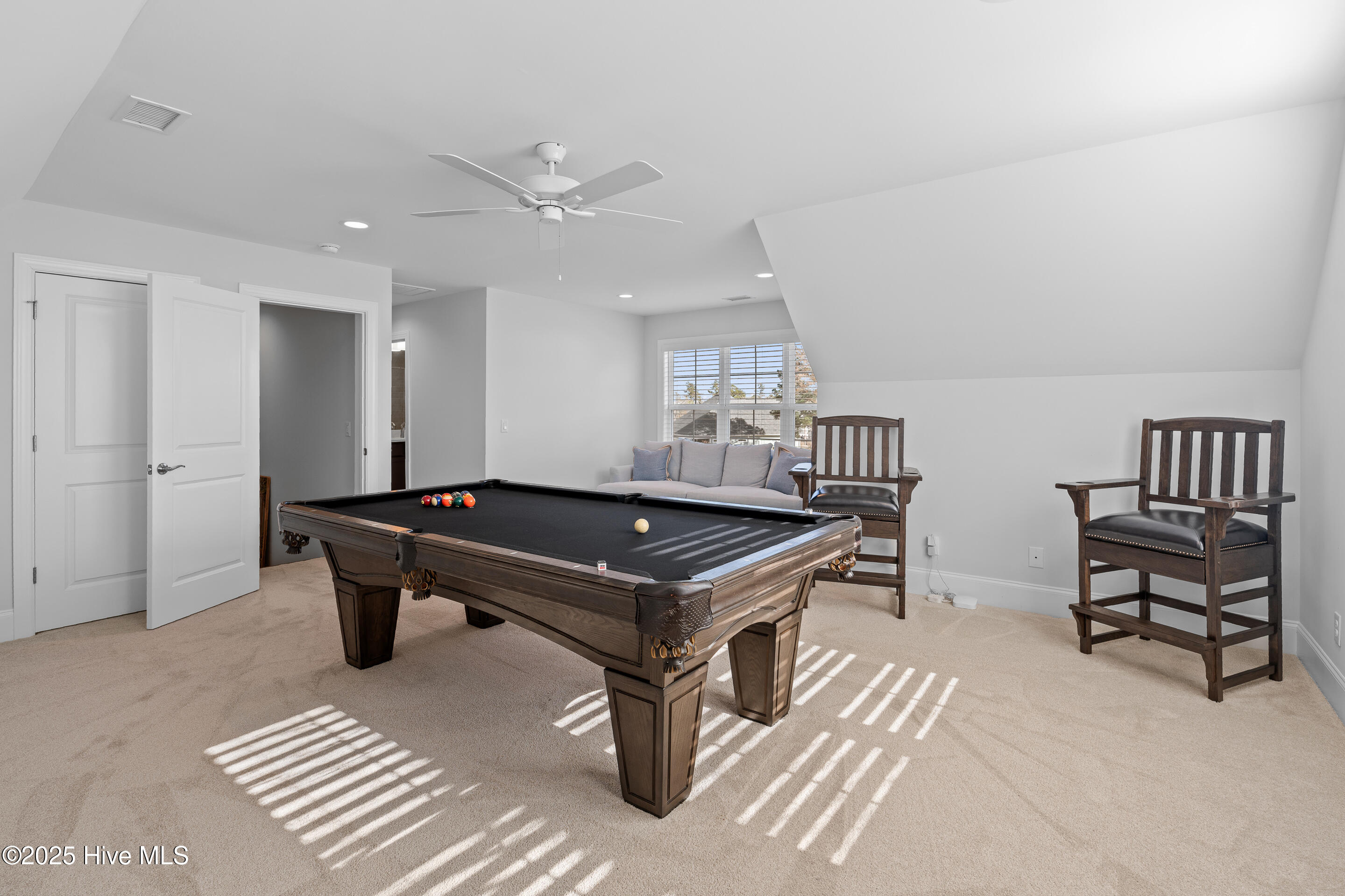 100545902 | Photo 29