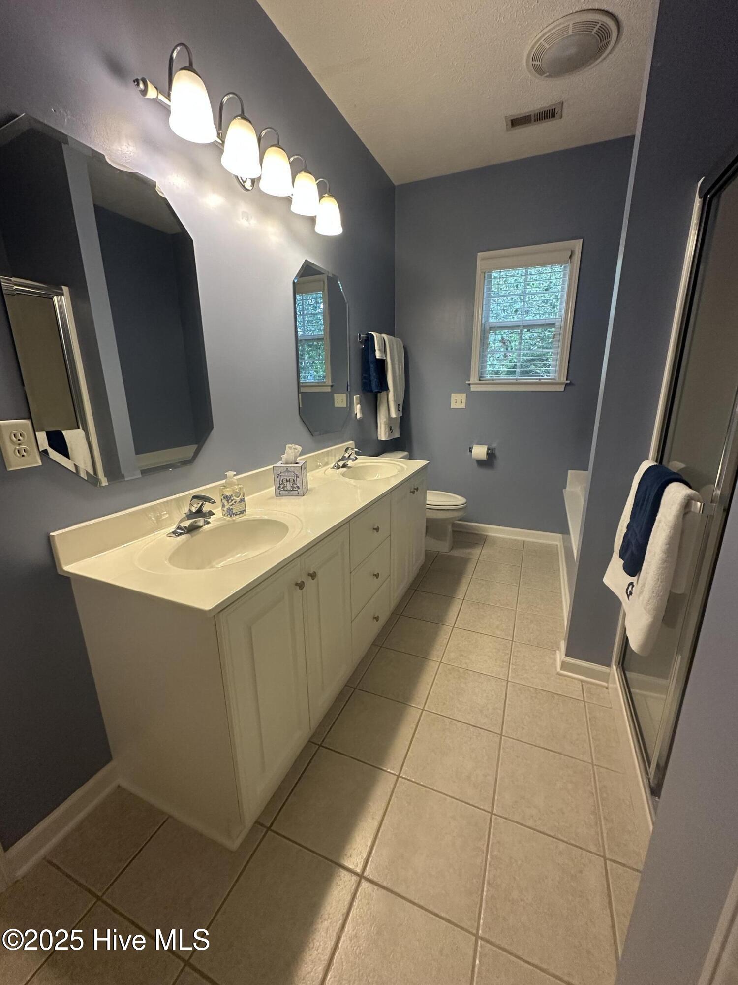 100526280 | Photo 20