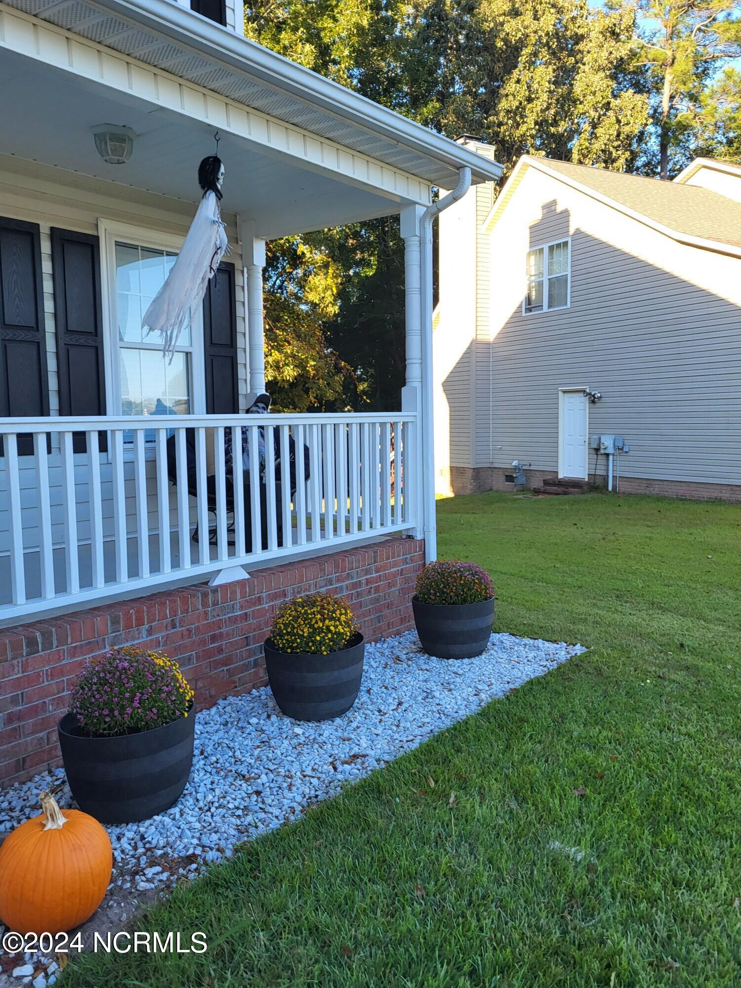 100568471 | Photo 44