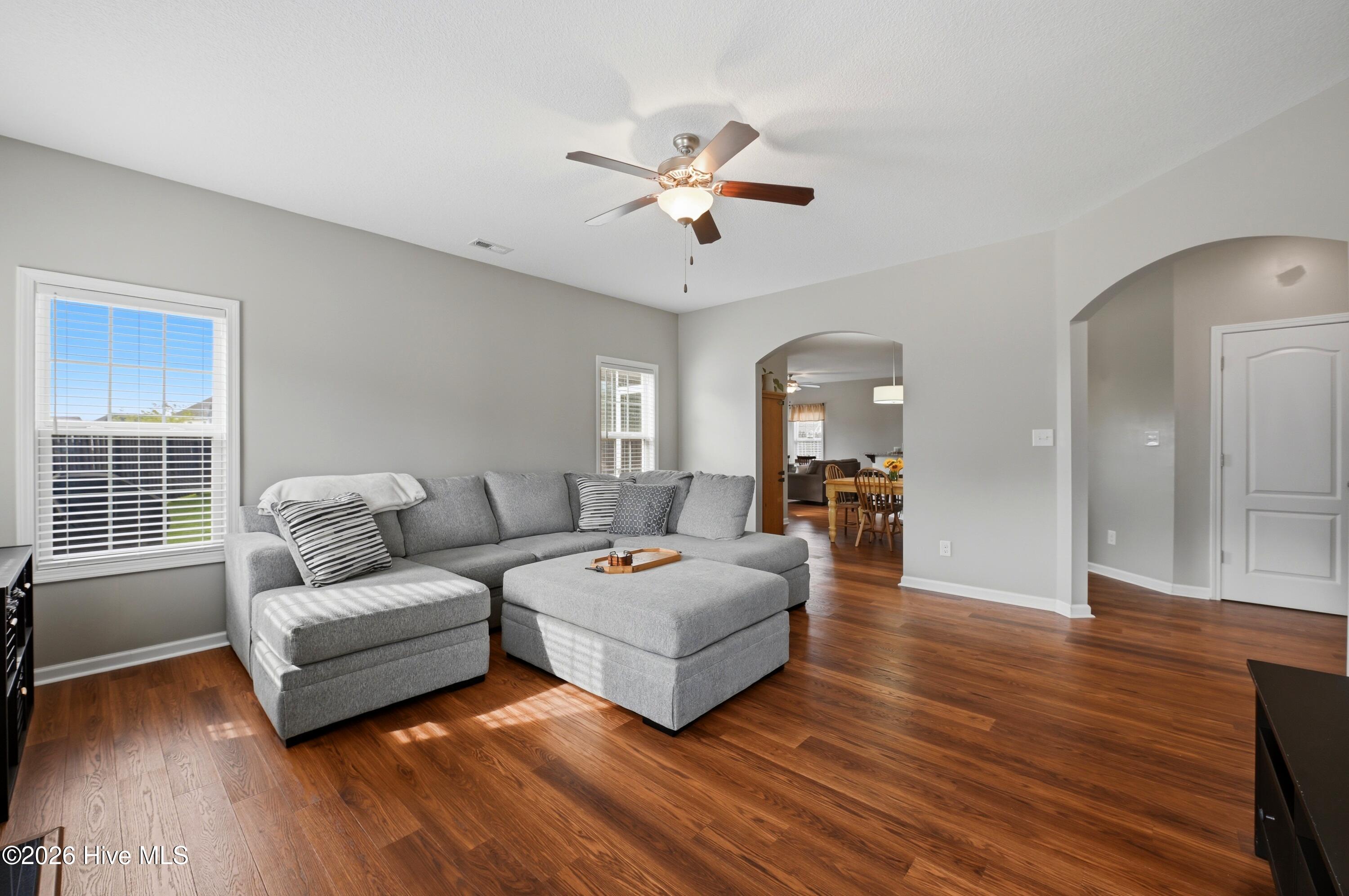 100565426 | Photo 11