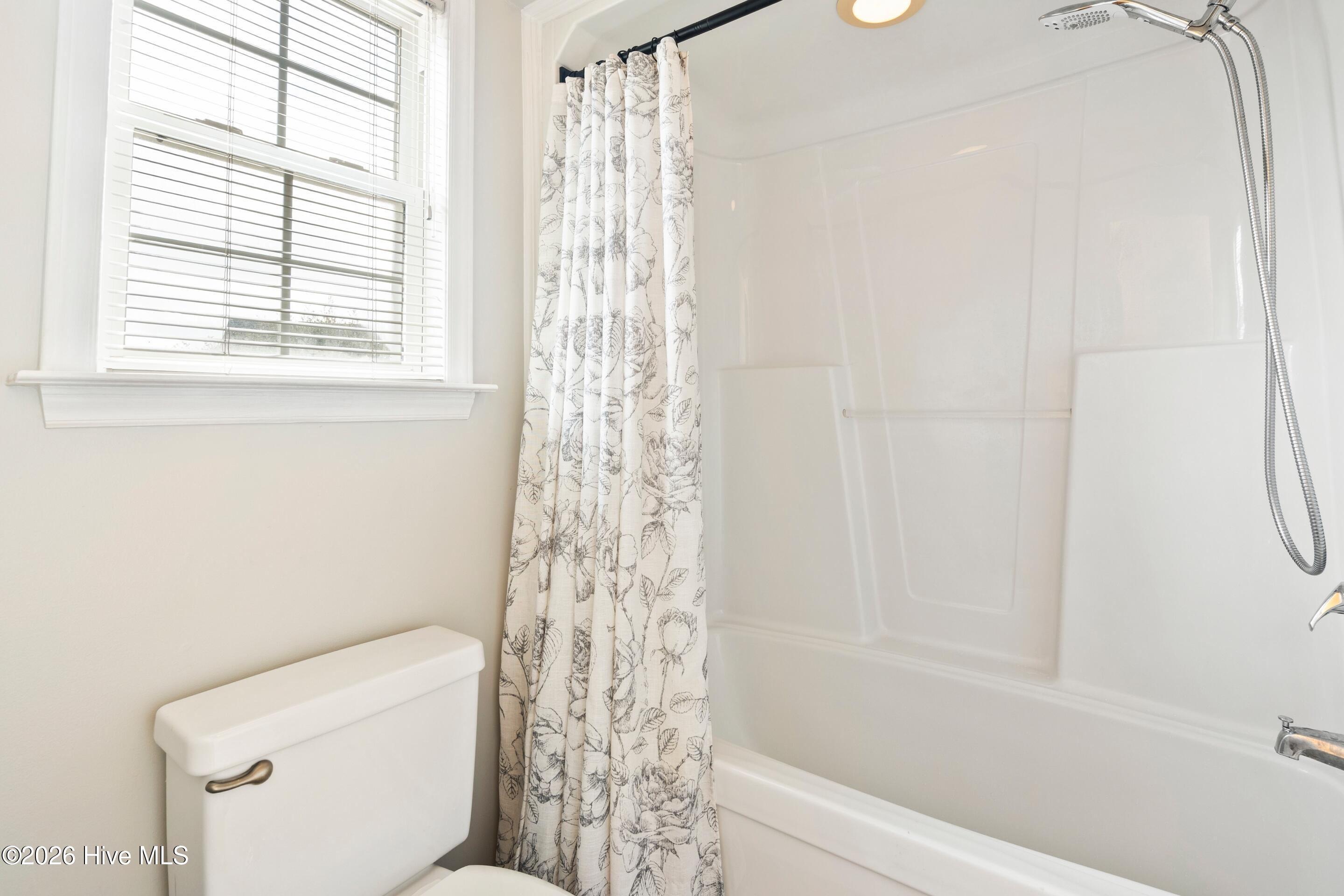 100547828 | Photo 20