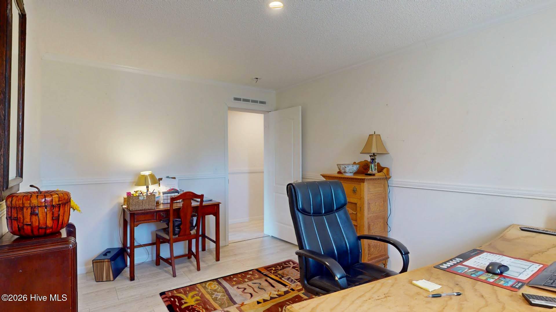 100567177 | Photo 33