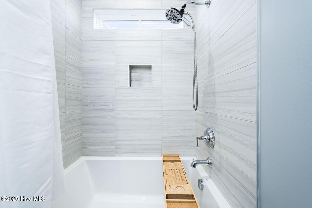 100544348 | Photo 22