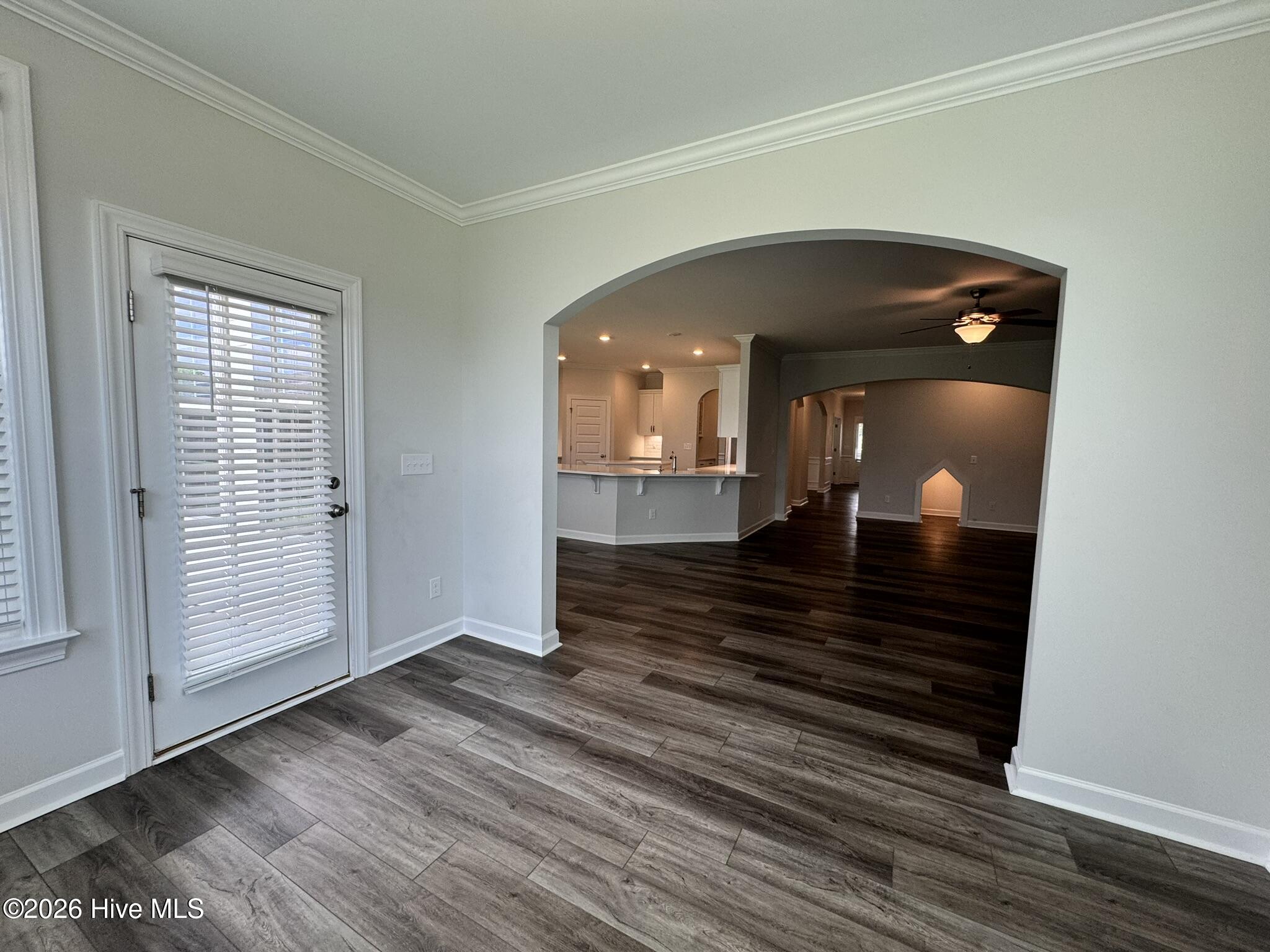 100558749 | Photo 16