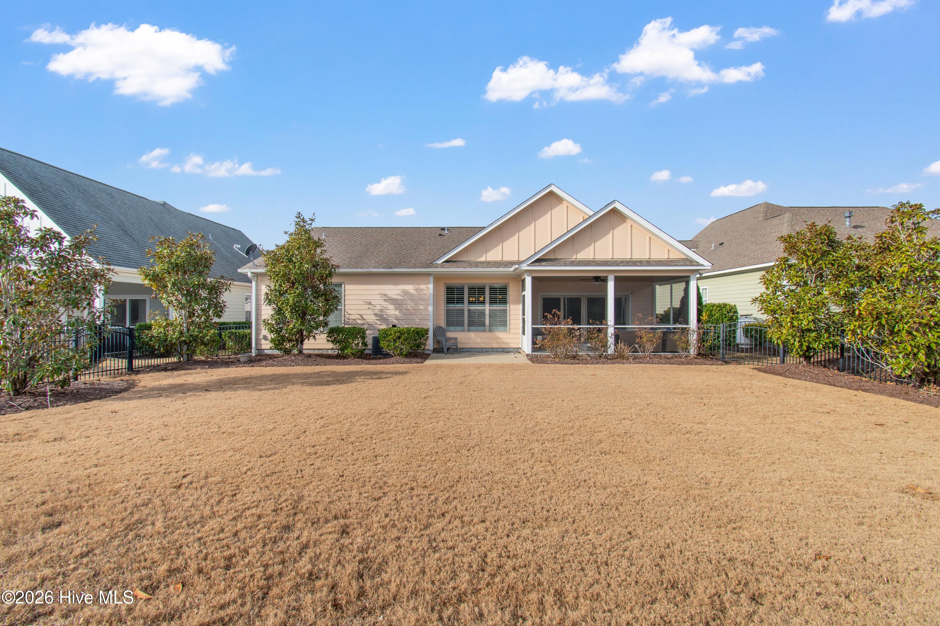 100547463 | Photo 42