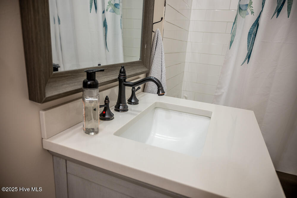 100545443 | Photo 19