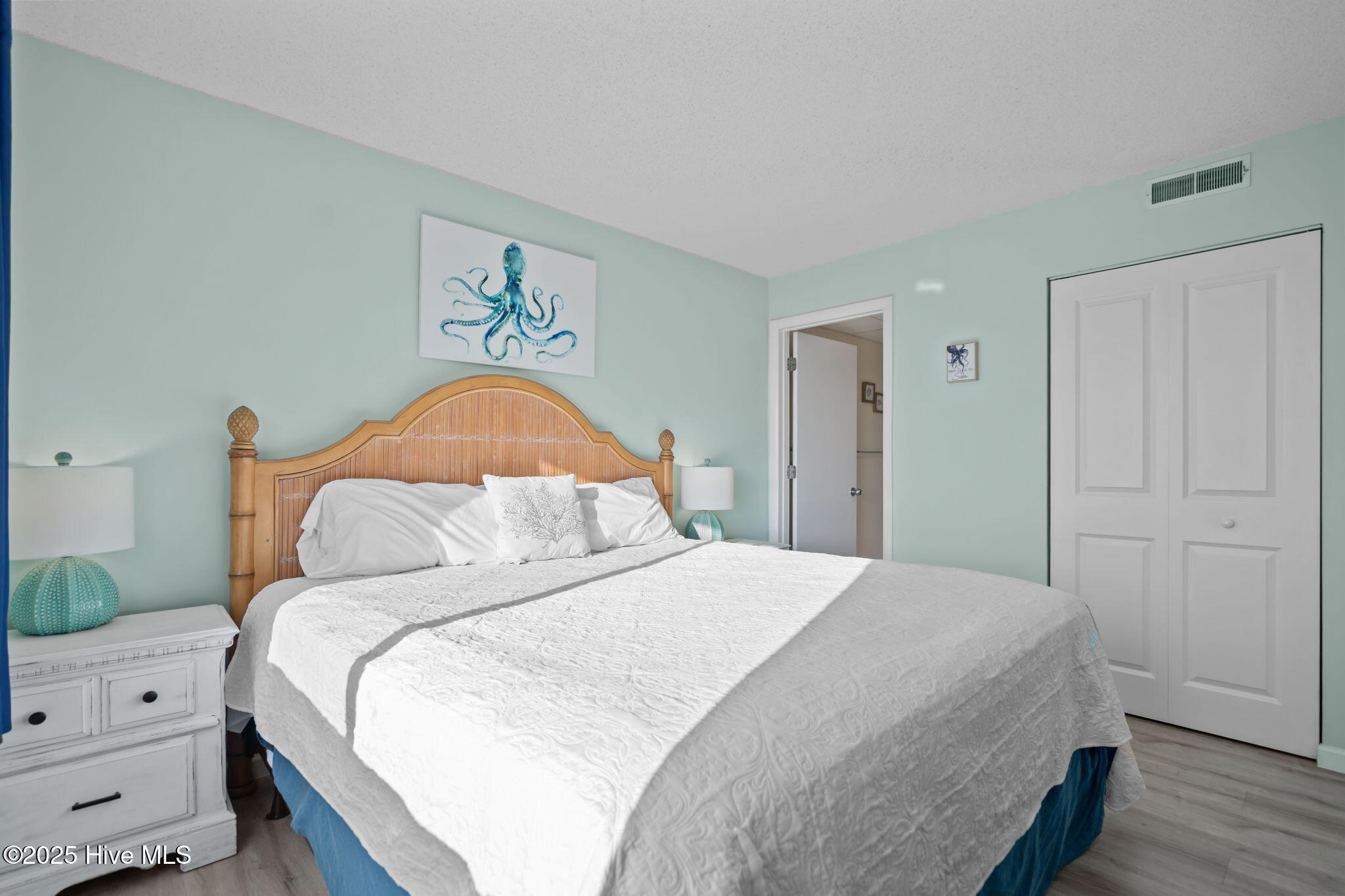 100529086 | Photo 28