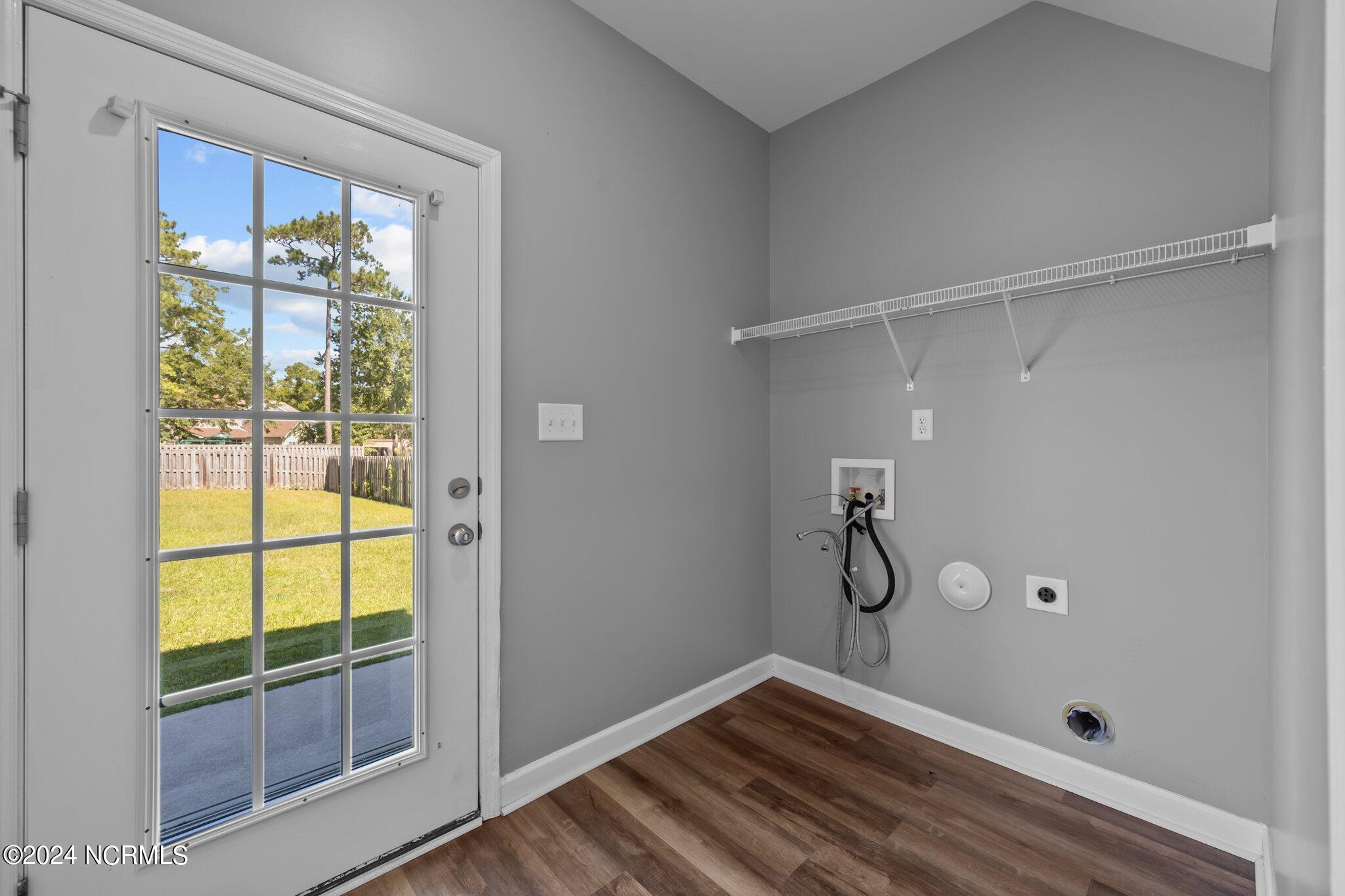 210 Wedgefield Circle,Maple Hill