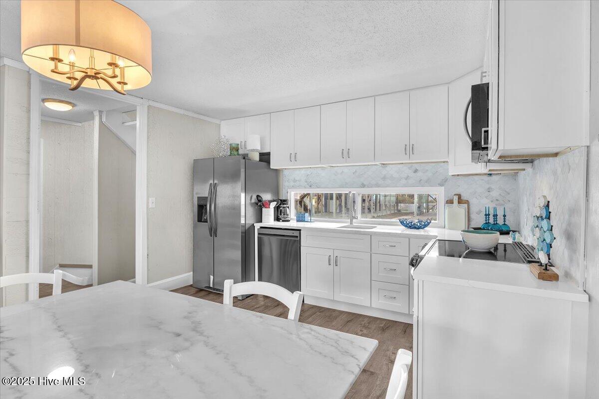 100550823 | Photo 14