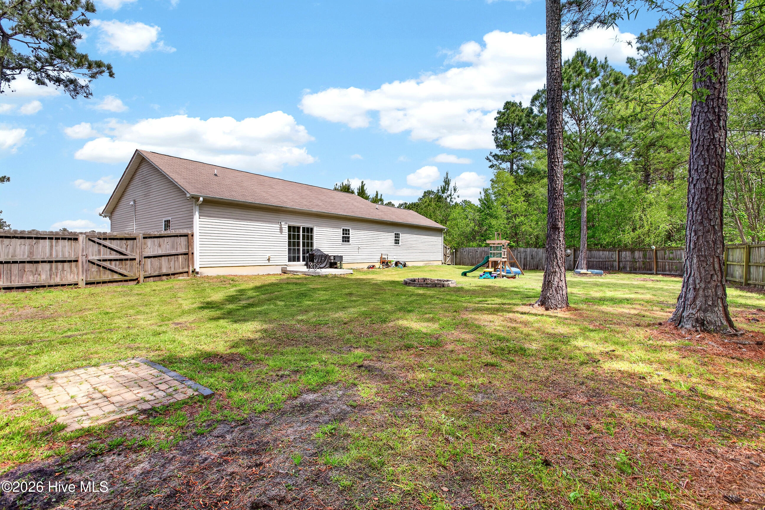 100567675 | Photo 25