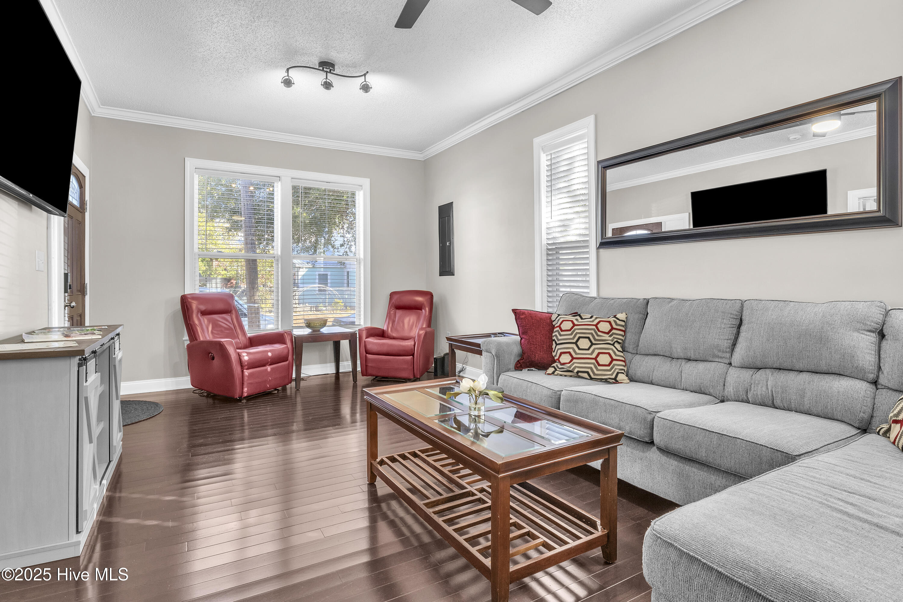 100548856 | Photo 10