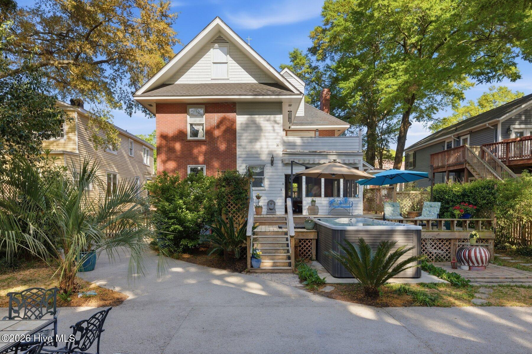 100560142 | Photo 43