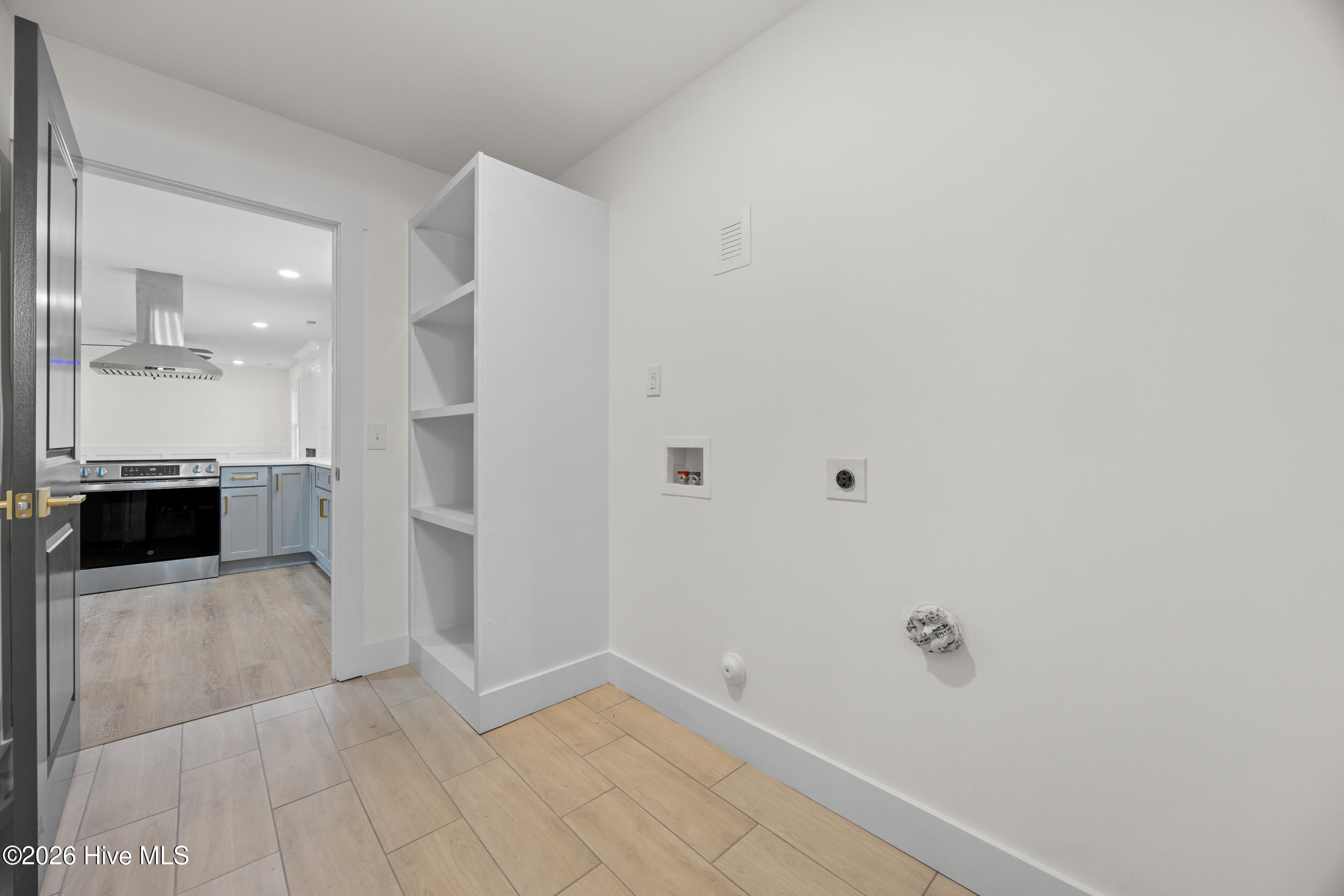 100556943 | Photo 37