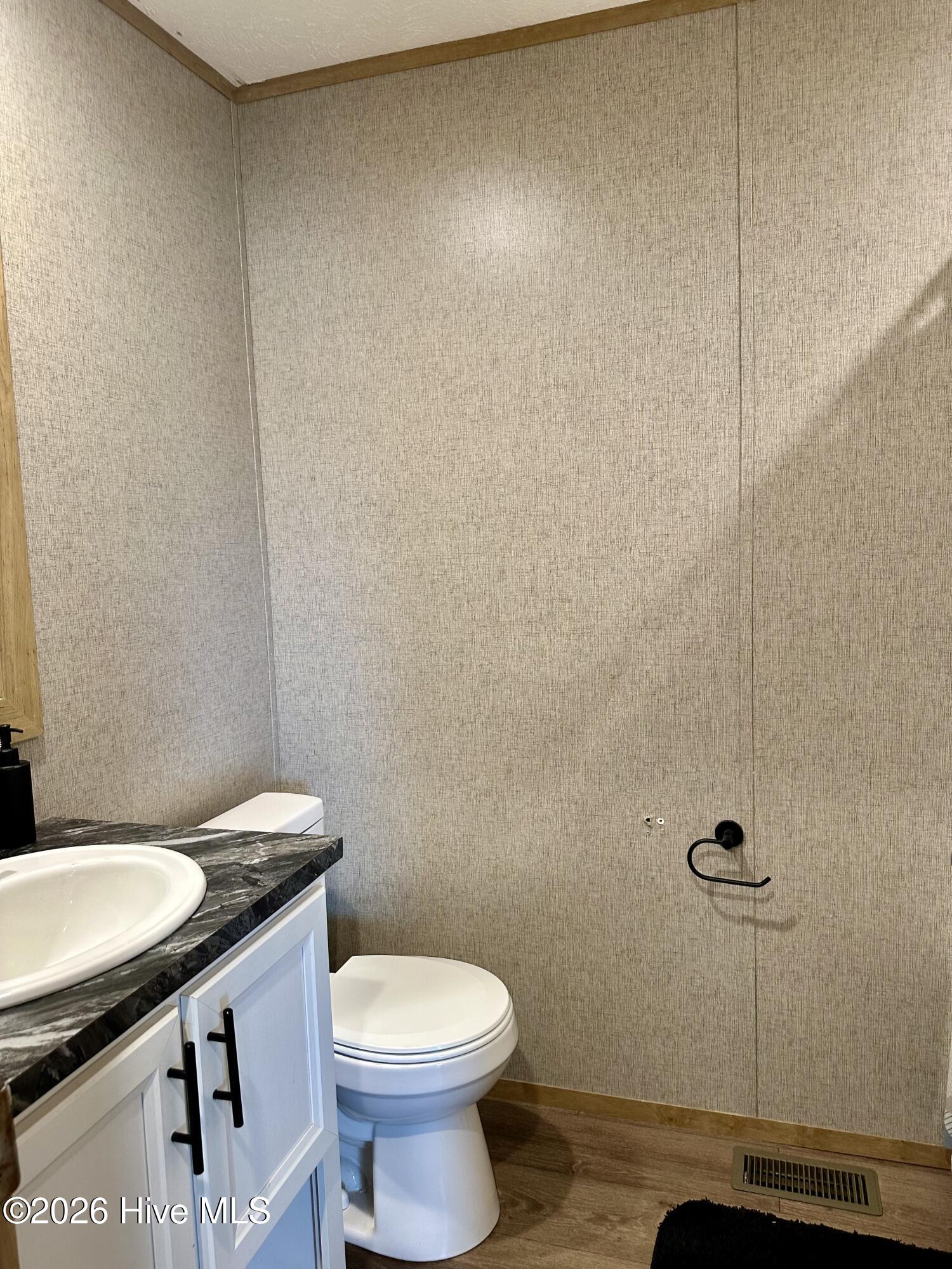 100548571 | Photo 27