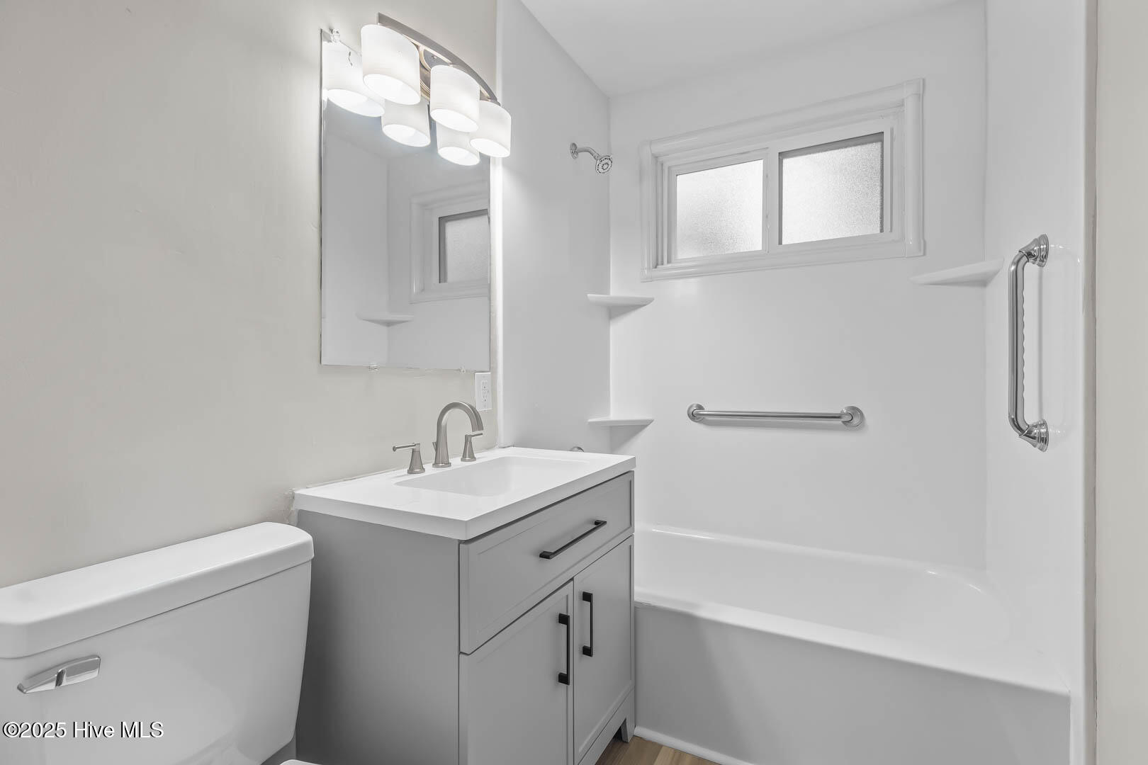 100526700 | Photo 24