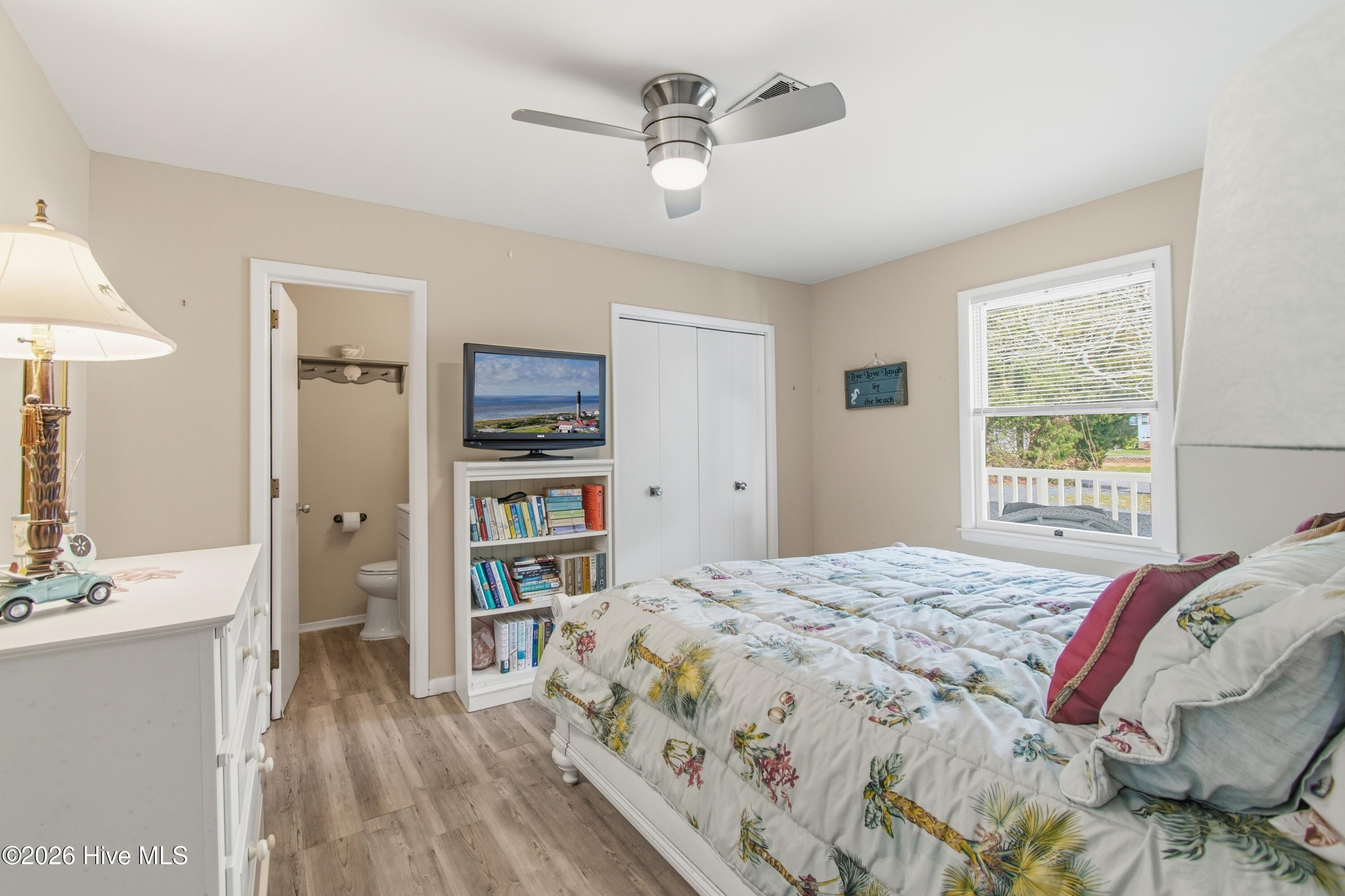 100549205 | Photo 24