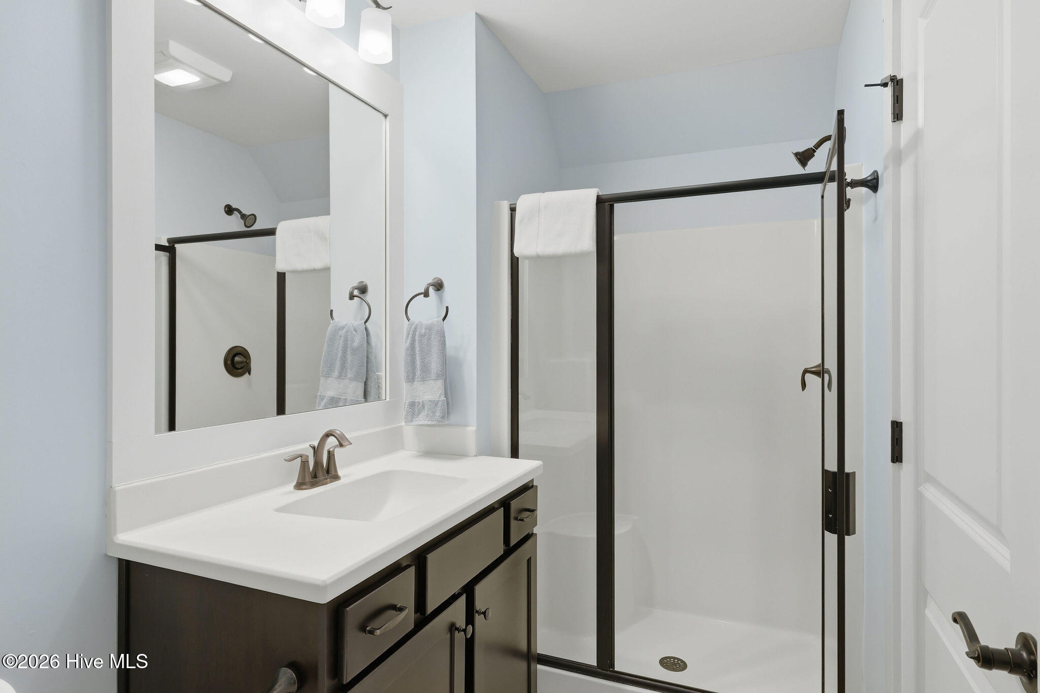 100563234 | Photo 33