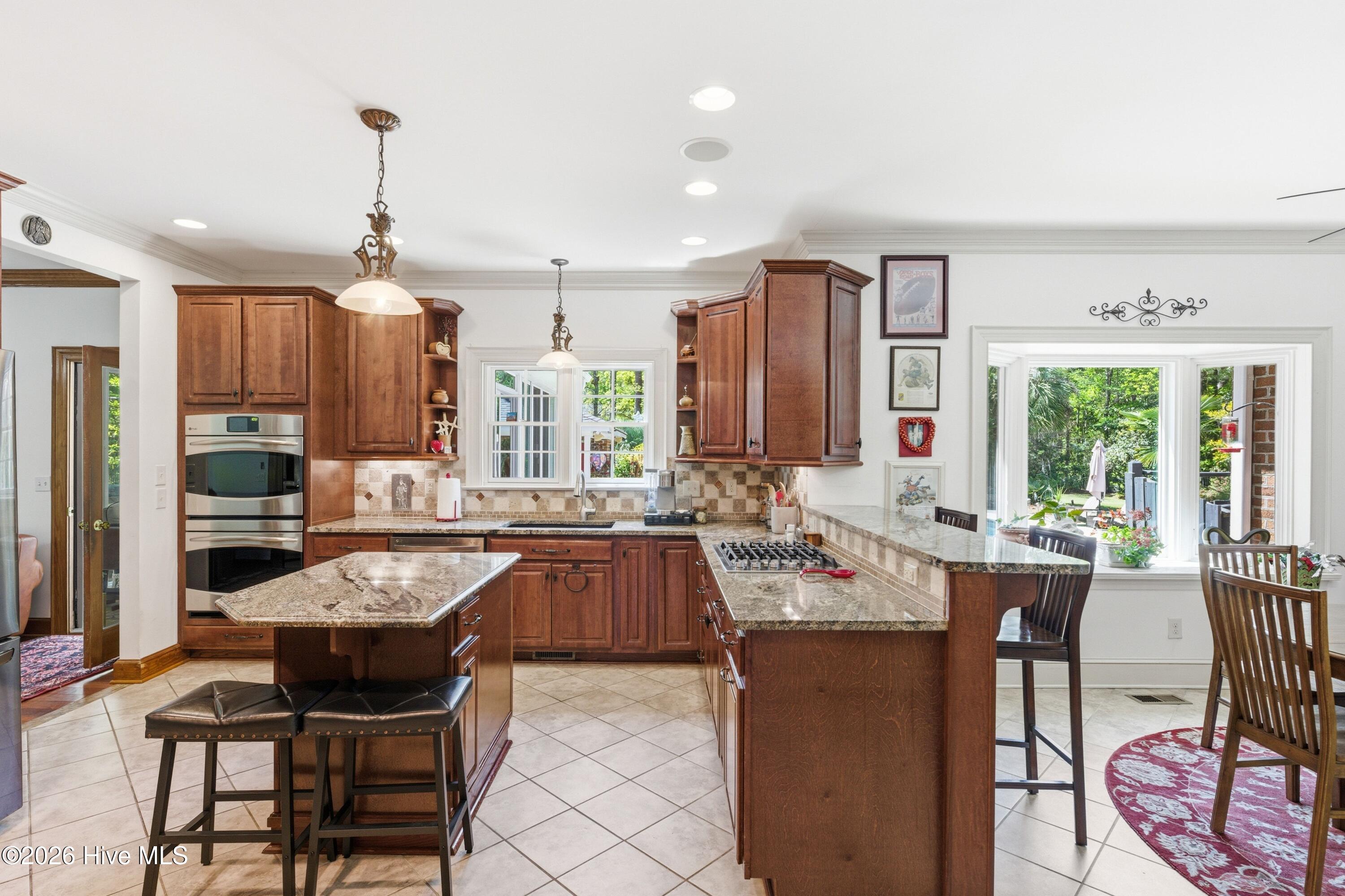 100566267 | Photo 14