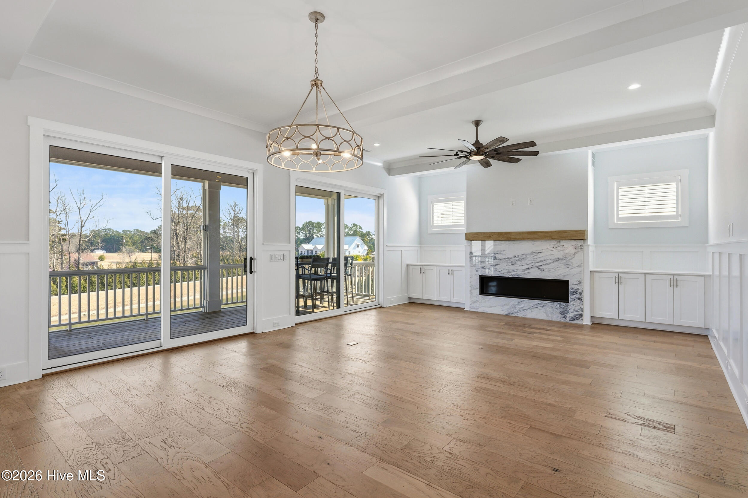 100553970 | Photo 11