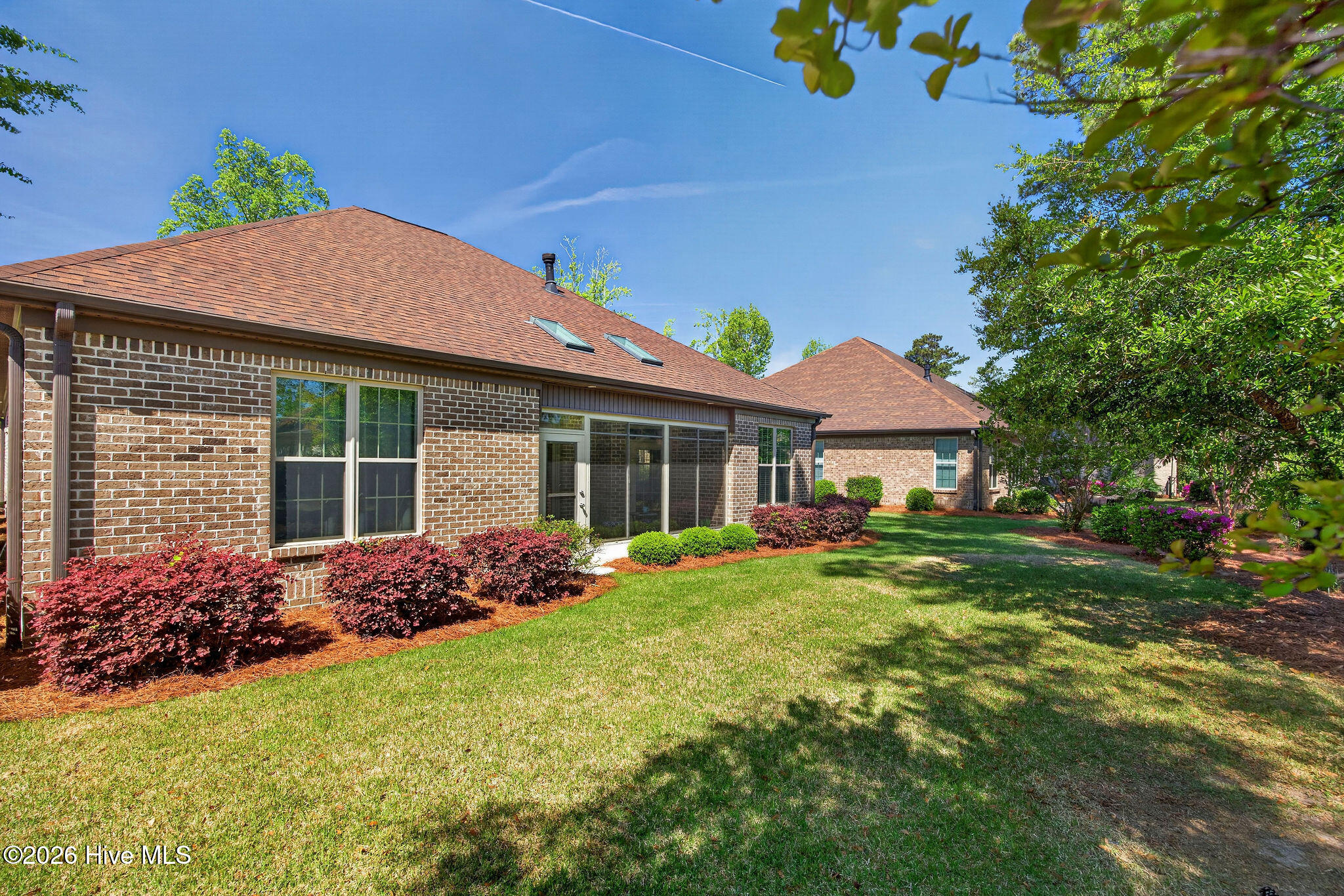 100548216 | Photo 46