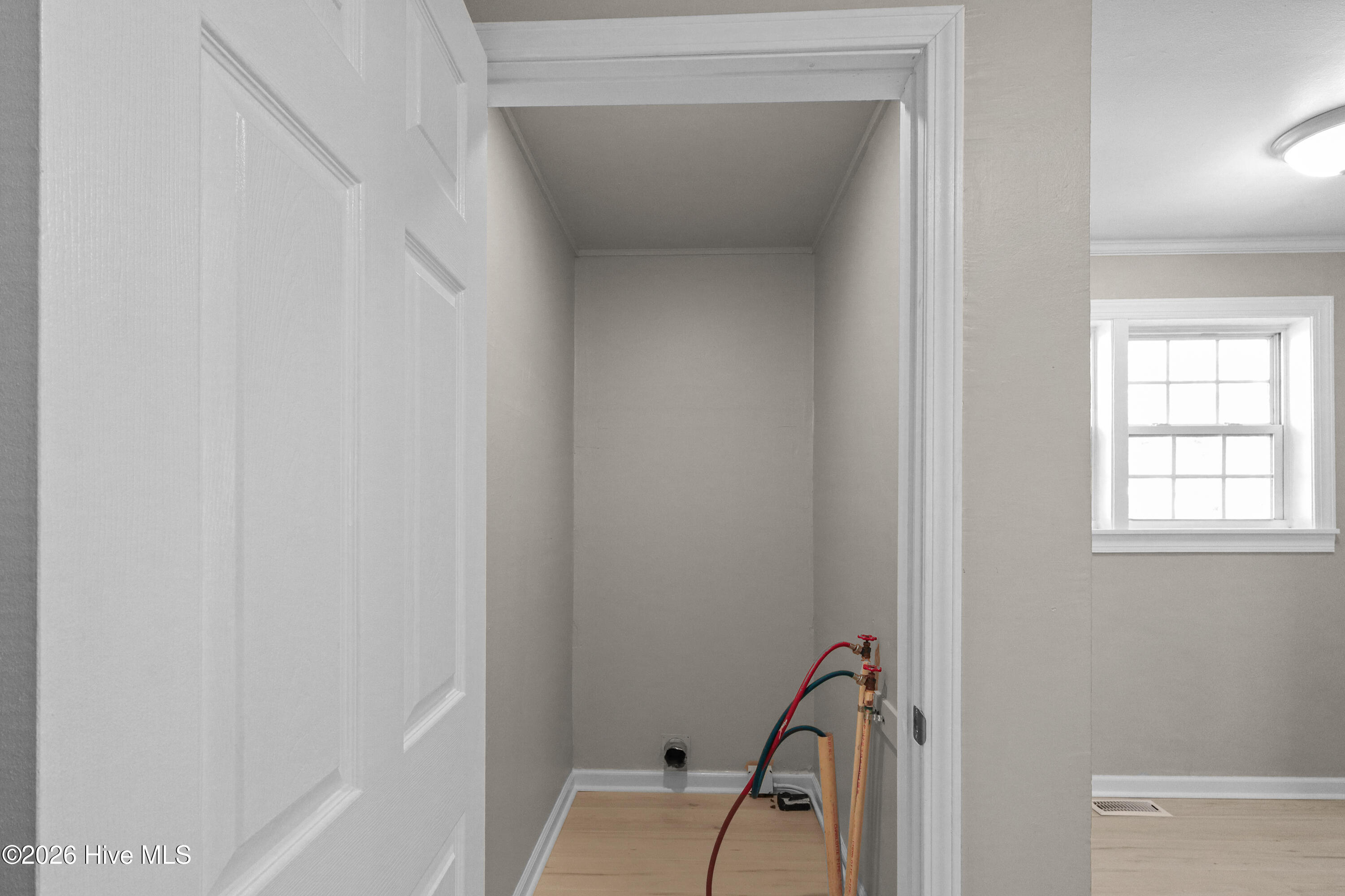 100563835 | Photo 10