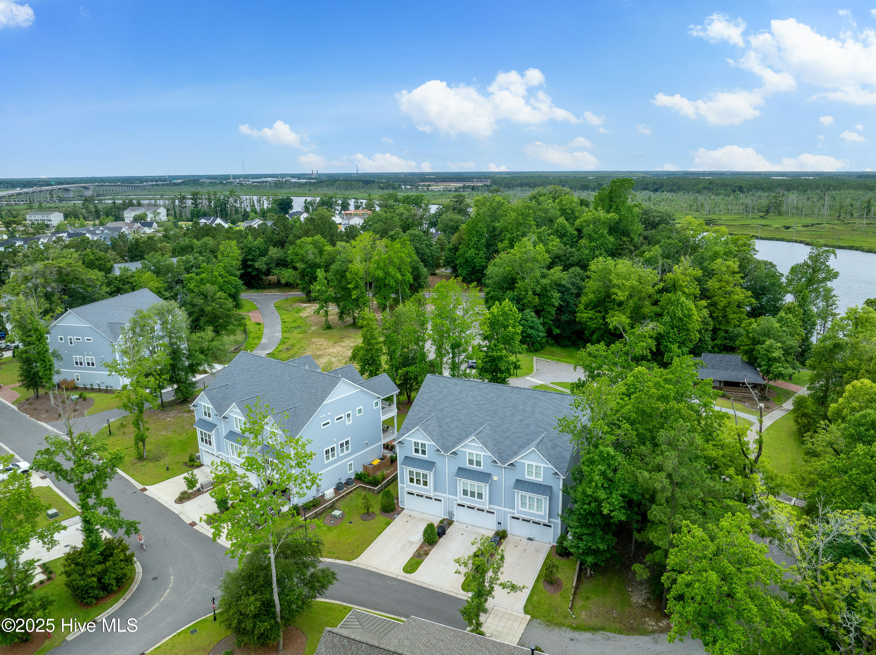 100547511 | Photo 61