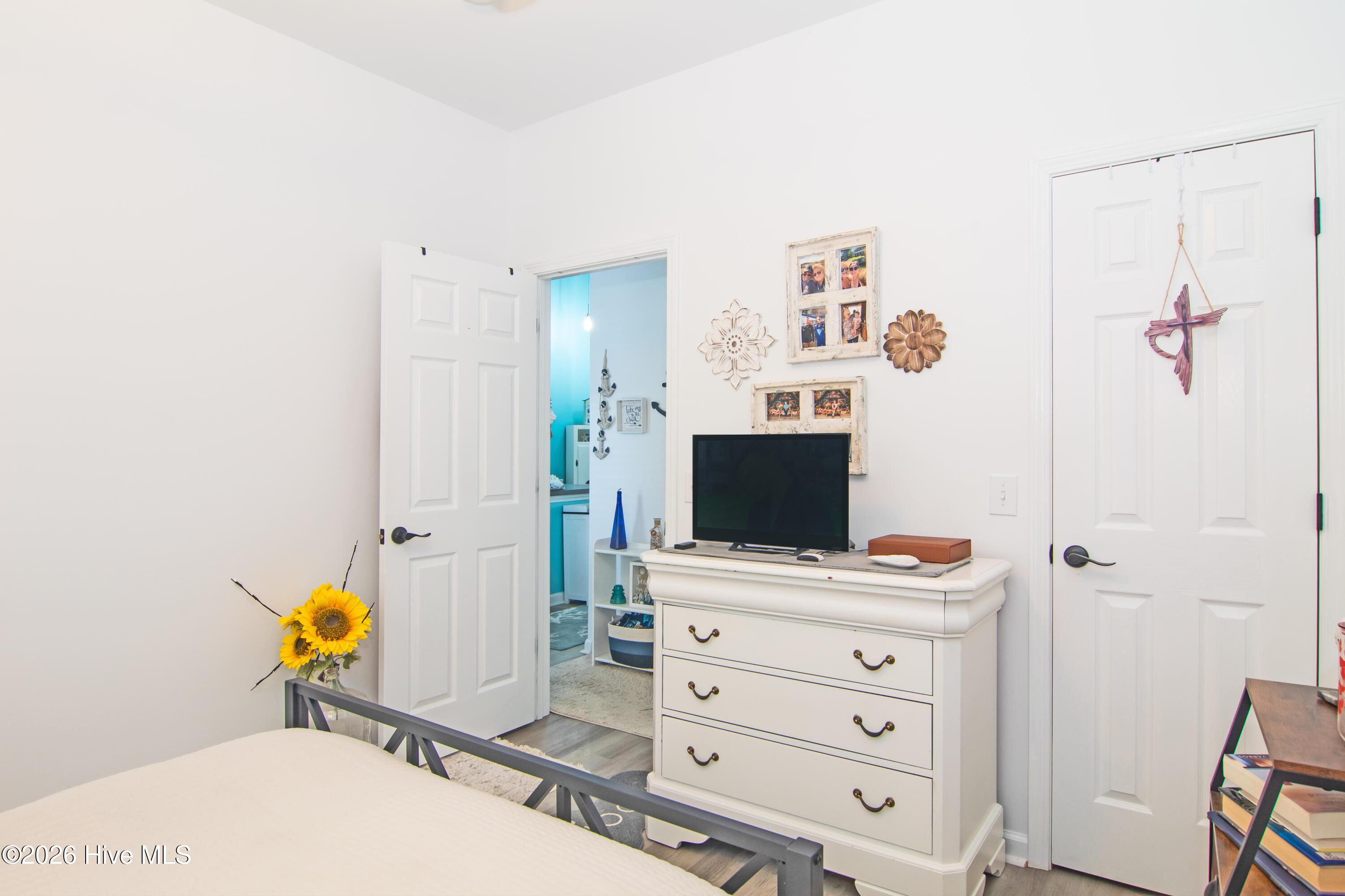 100549020 | Photo 27