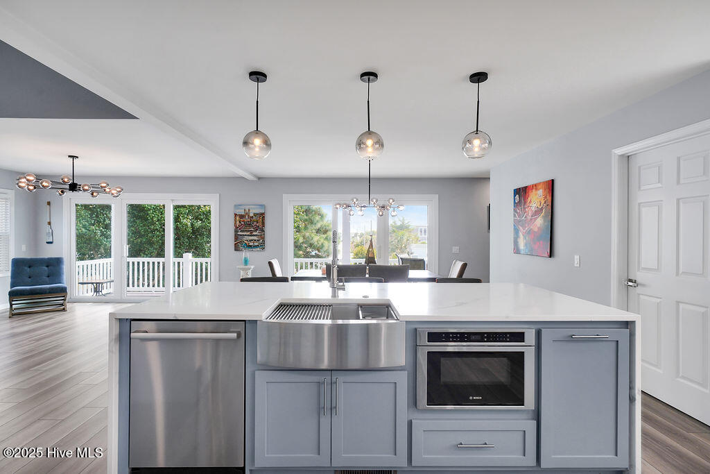 100531154 | Photo 12