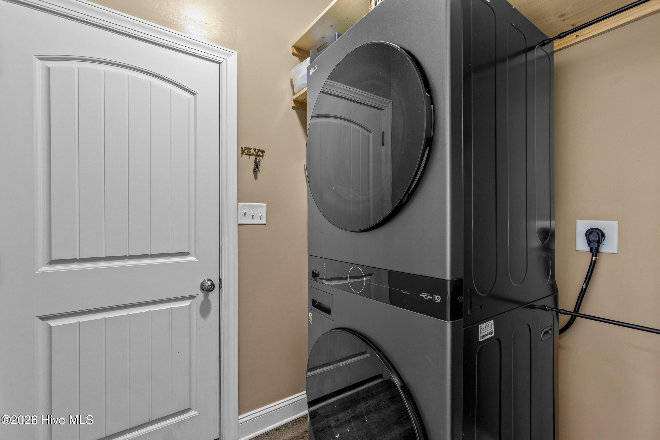 100561419 | Photo 21