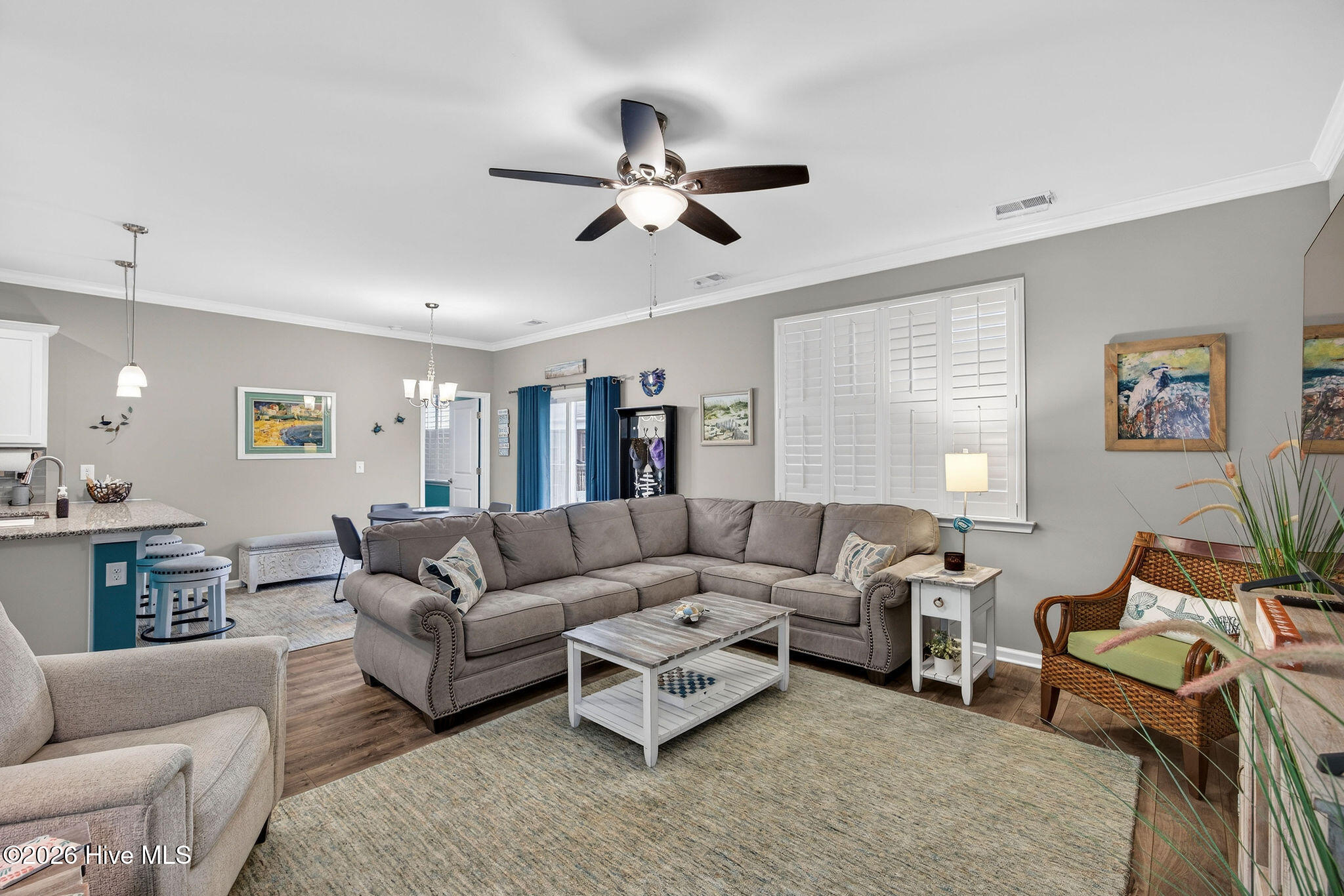 100551892 | Photo 15