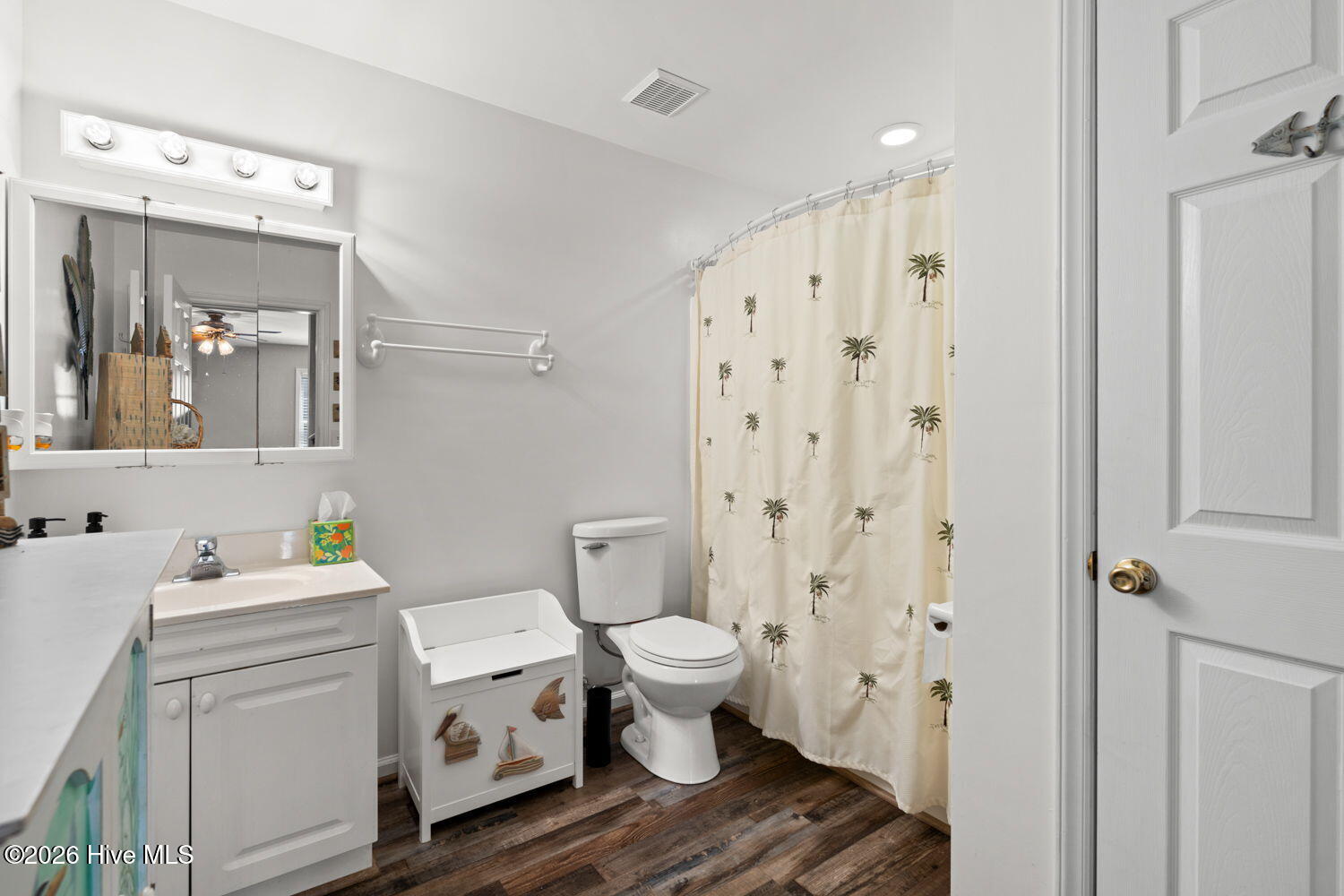 100565093 | Photo 21