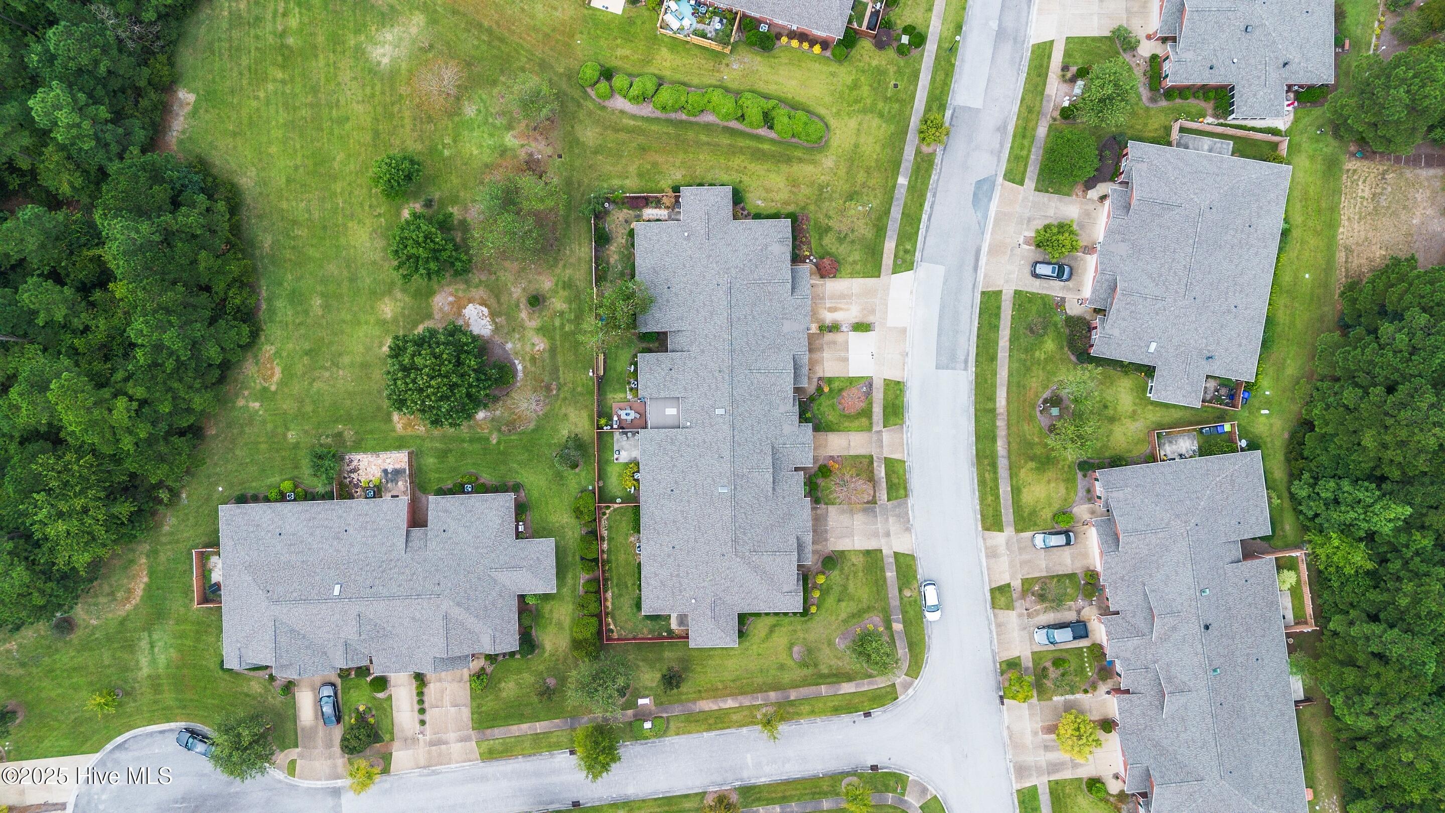 100532046 | Photo 47