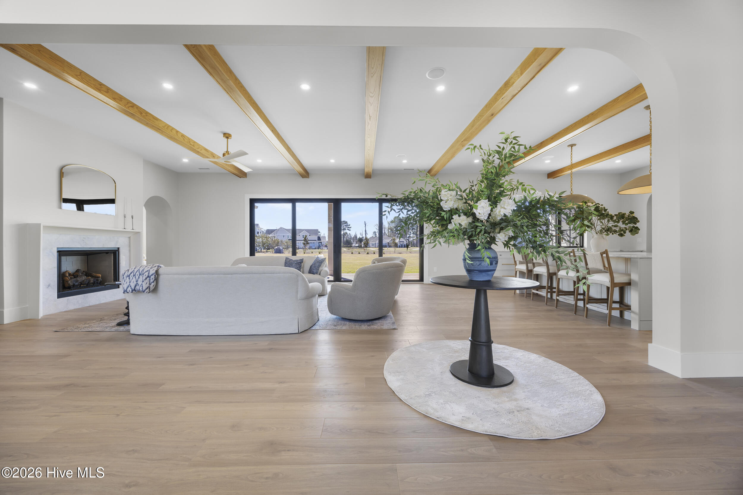 100561987 | Photo 12