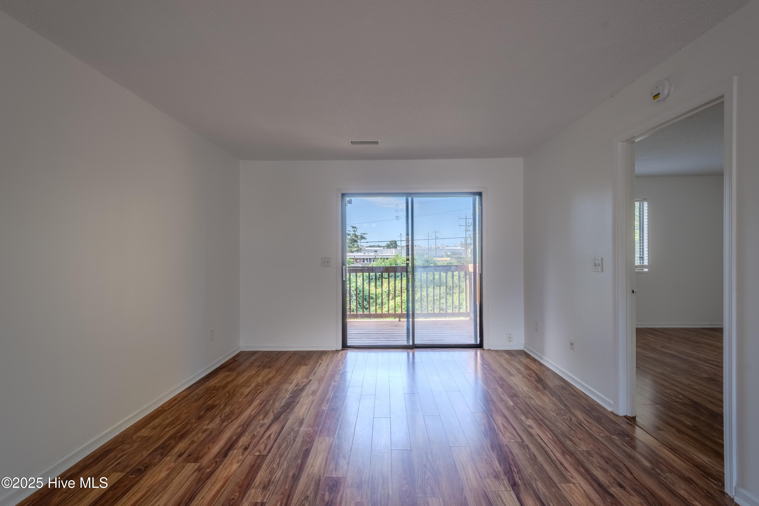 100534188 | Photo 29