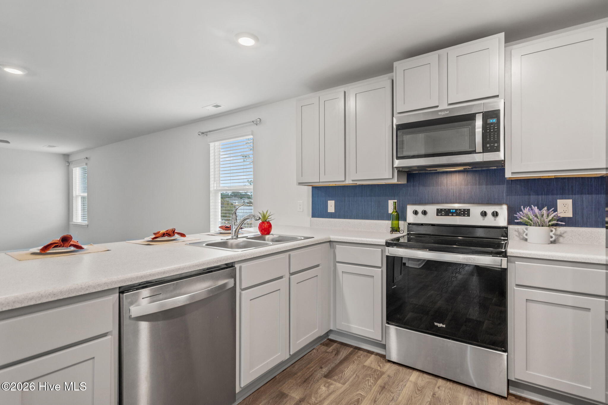 100555354 | Photo 33