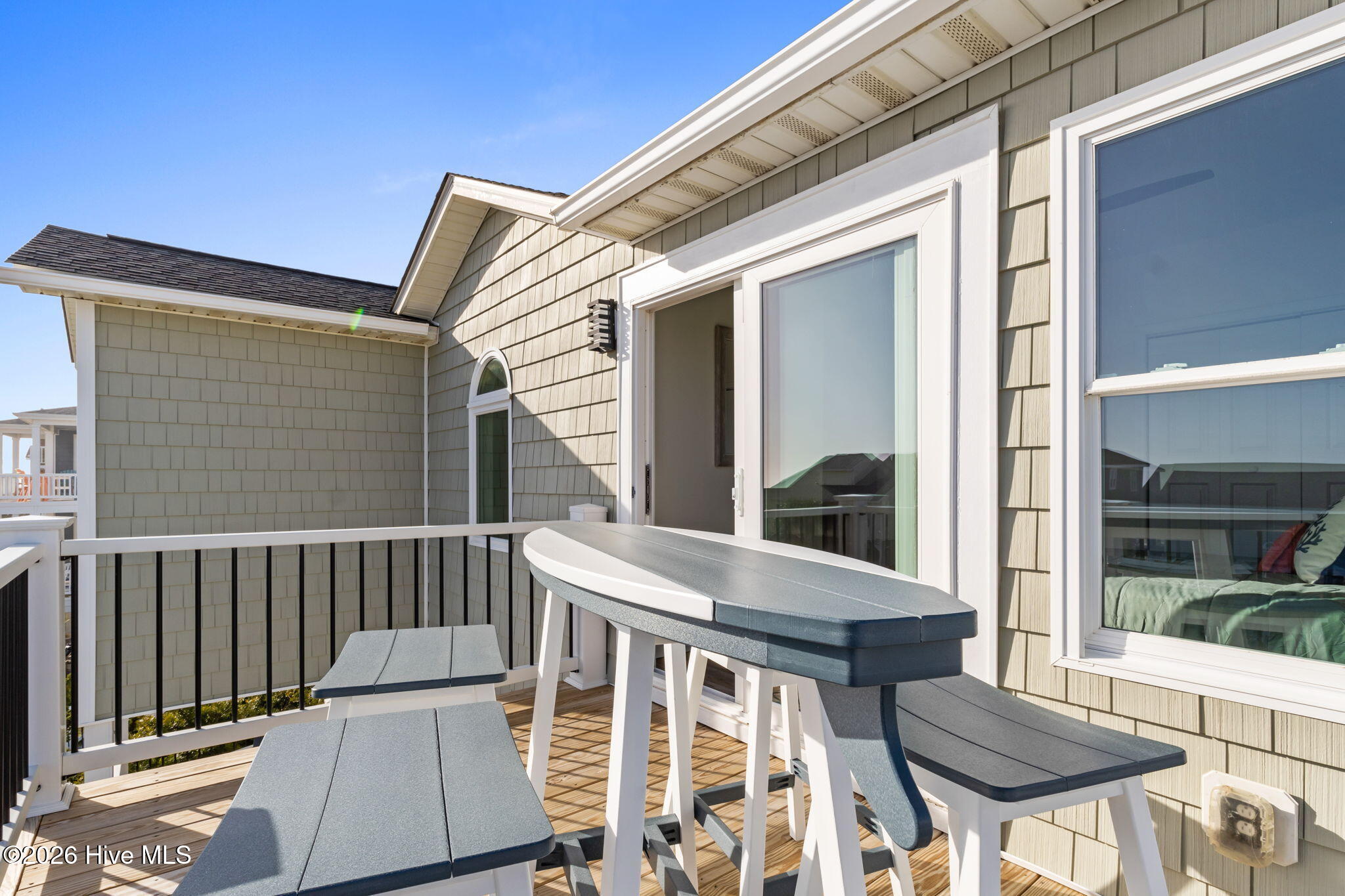 100558886 | Photo 48