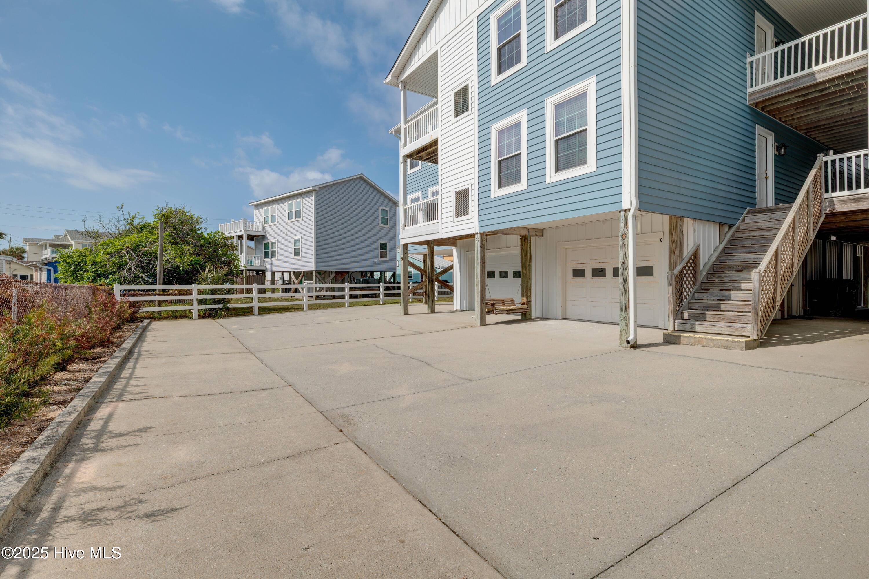 100498855 | Photo 36