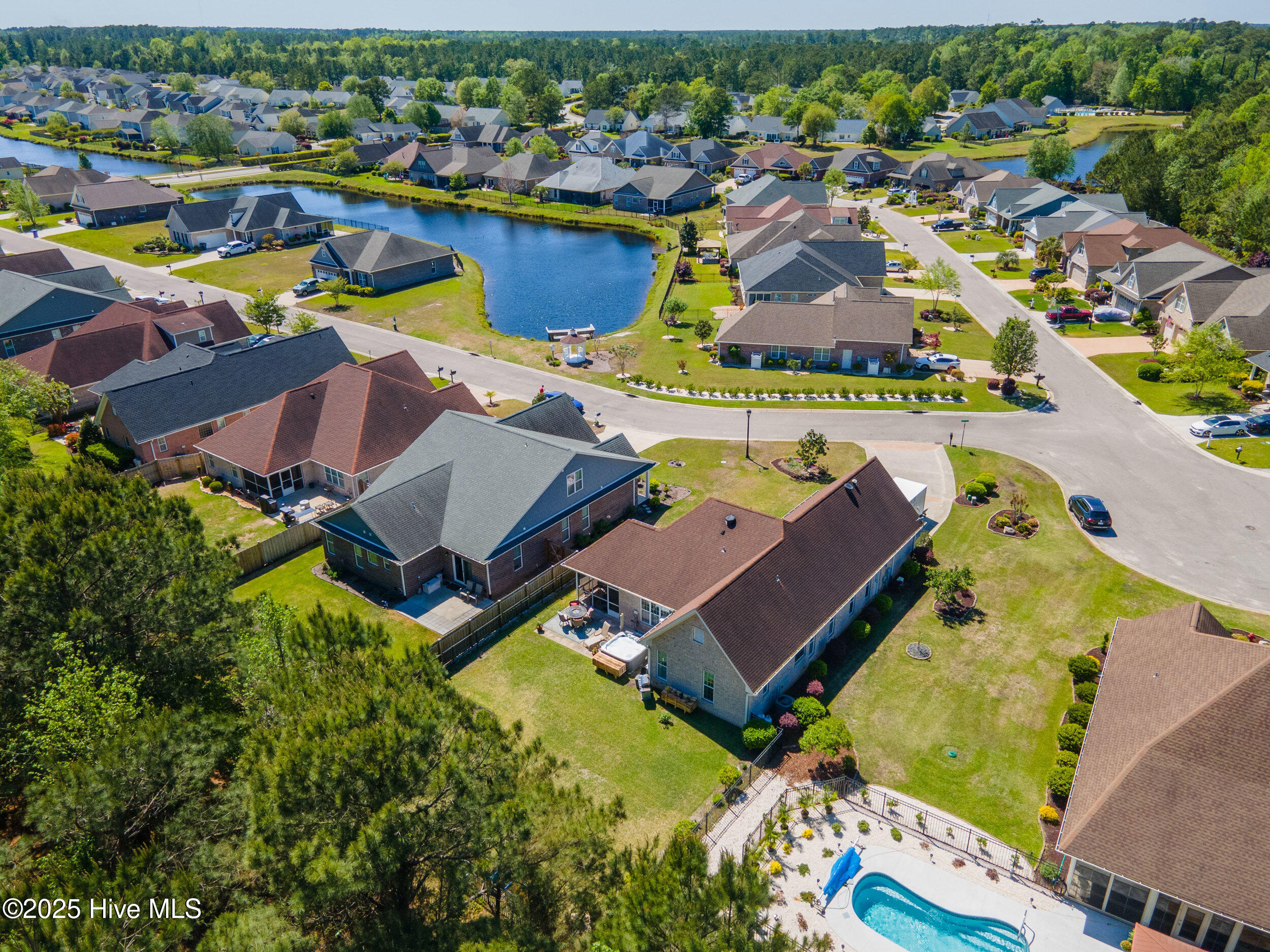 100506043 | Photo 47