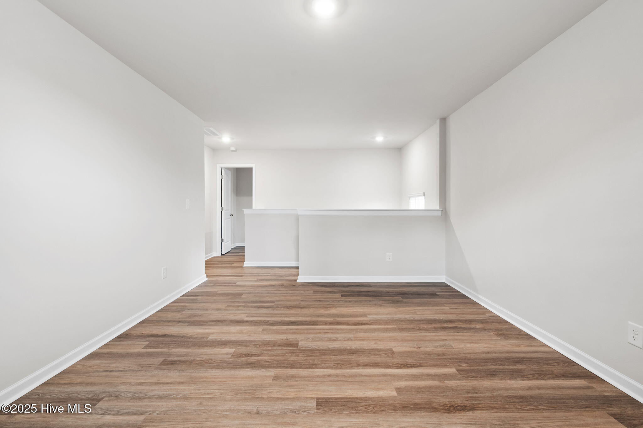 100506645 | Photo 15