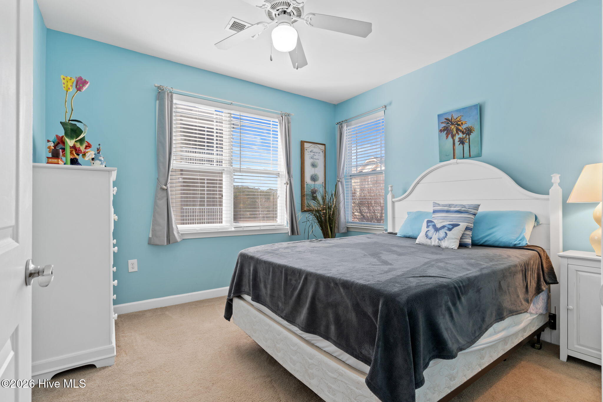 100548351 | Photo 27