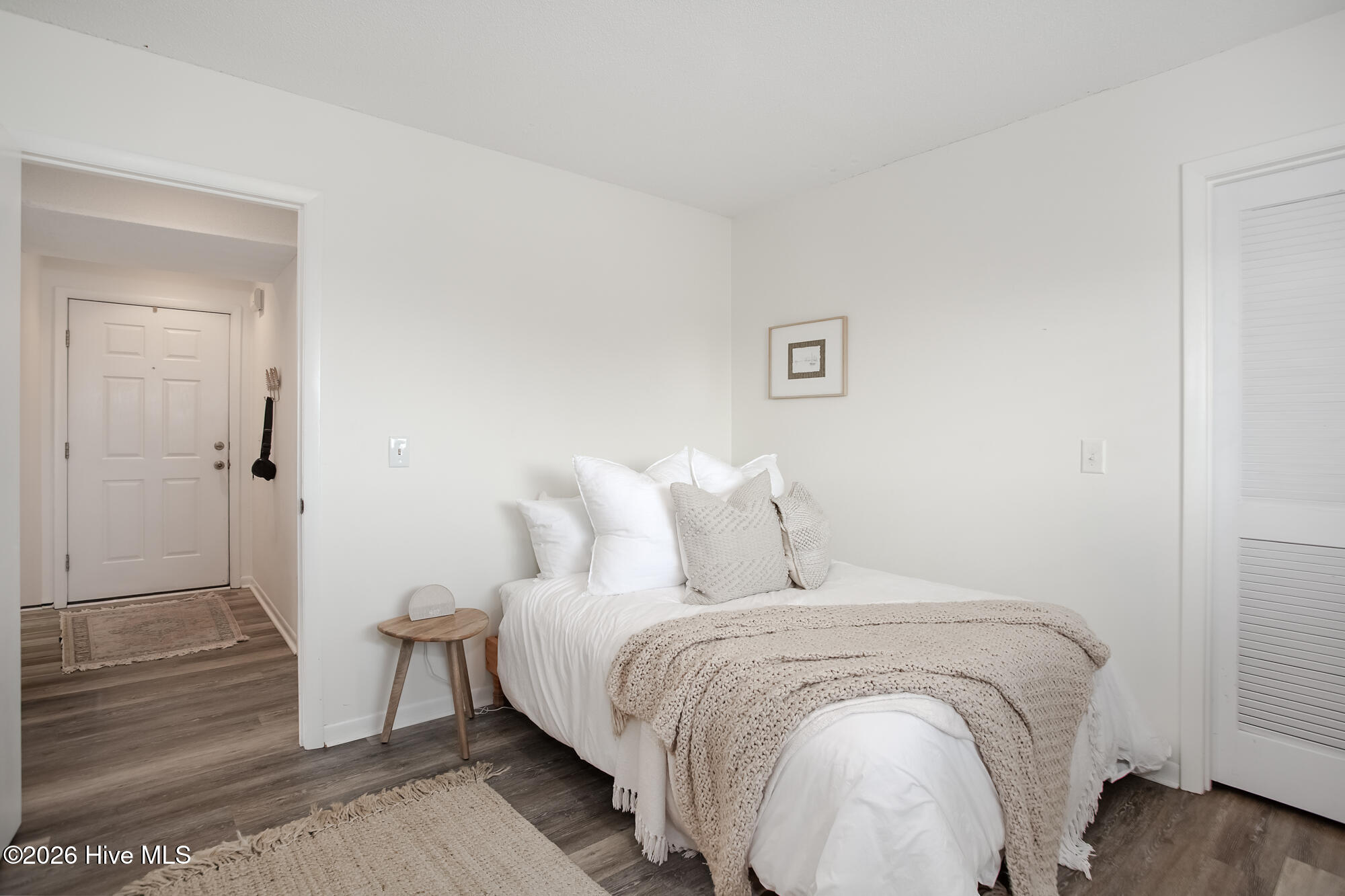 100561170 | Photo 18