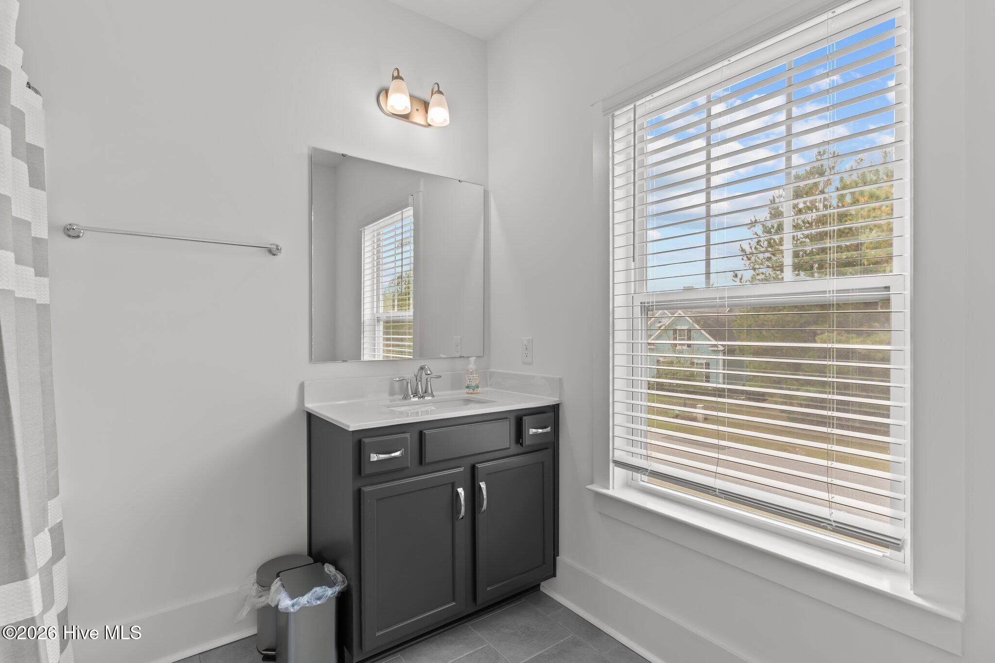 100552545 | Photo 35