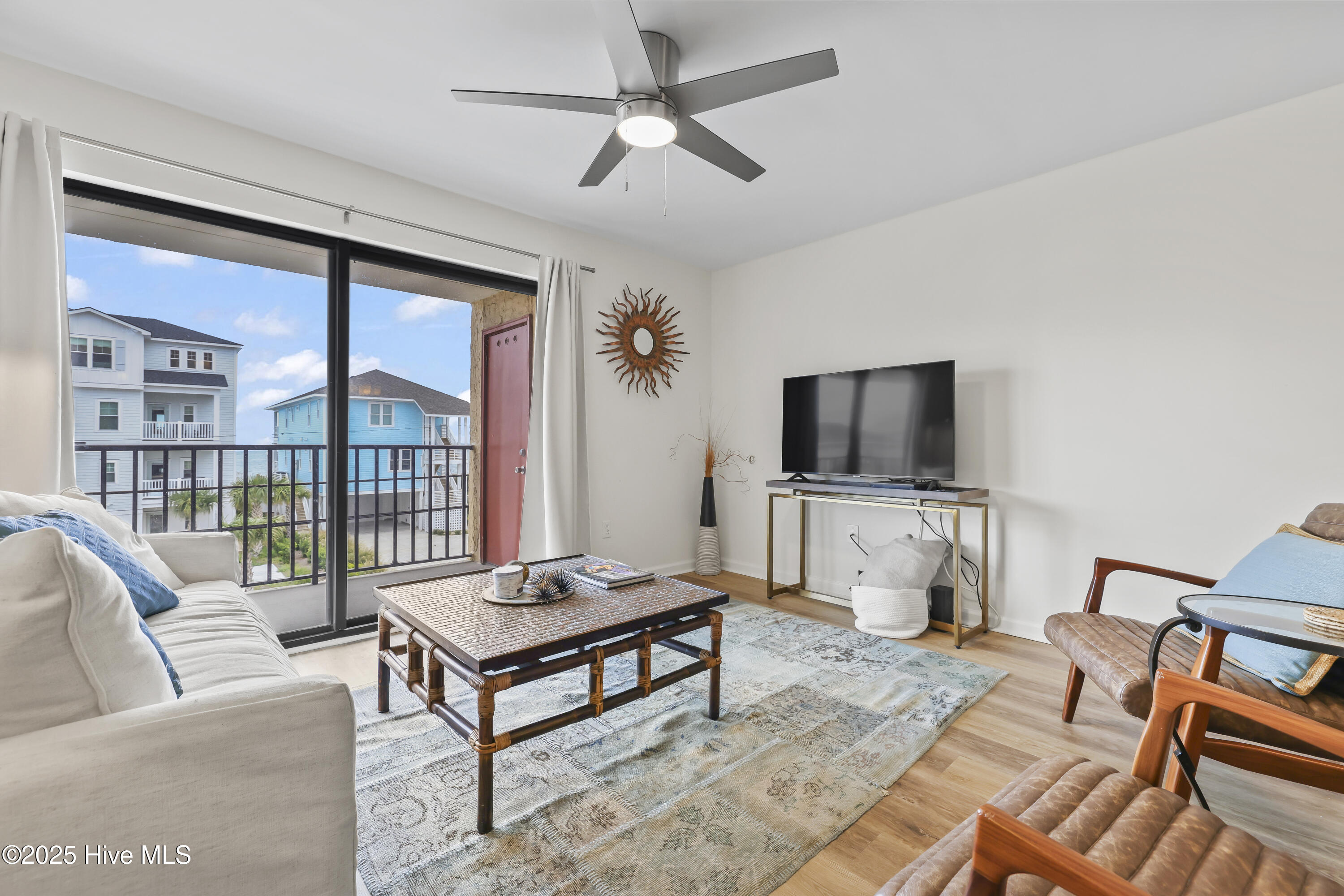 1518 S Lake Park Boulevard 2e, Carolina Beach, NC 28428 – photo 12: Photo Sep 15 2025, 14 22 01